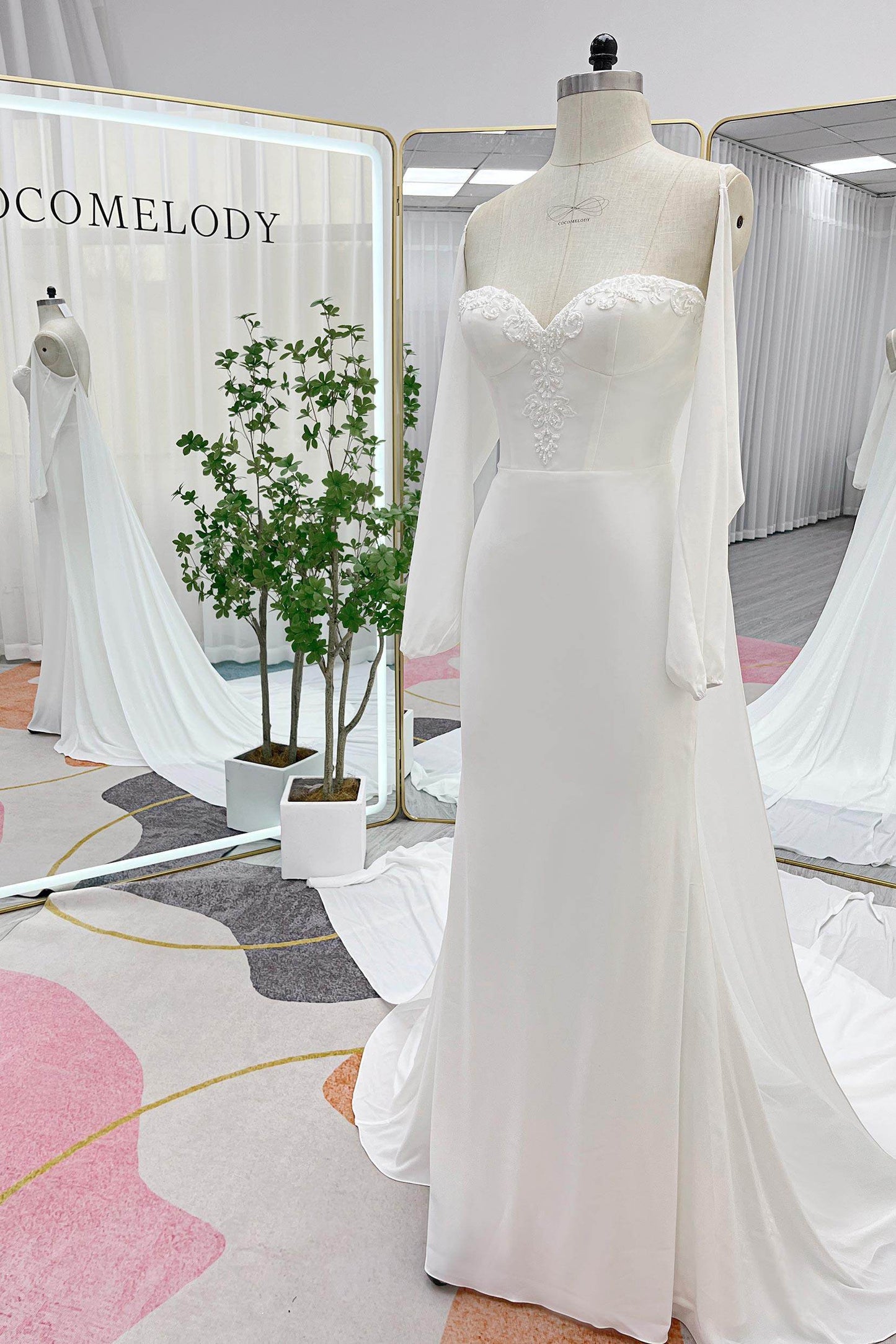 Trumpet-Mermaid Court Train Chiffon Wedding Dress CW3267 - COCOMELODY