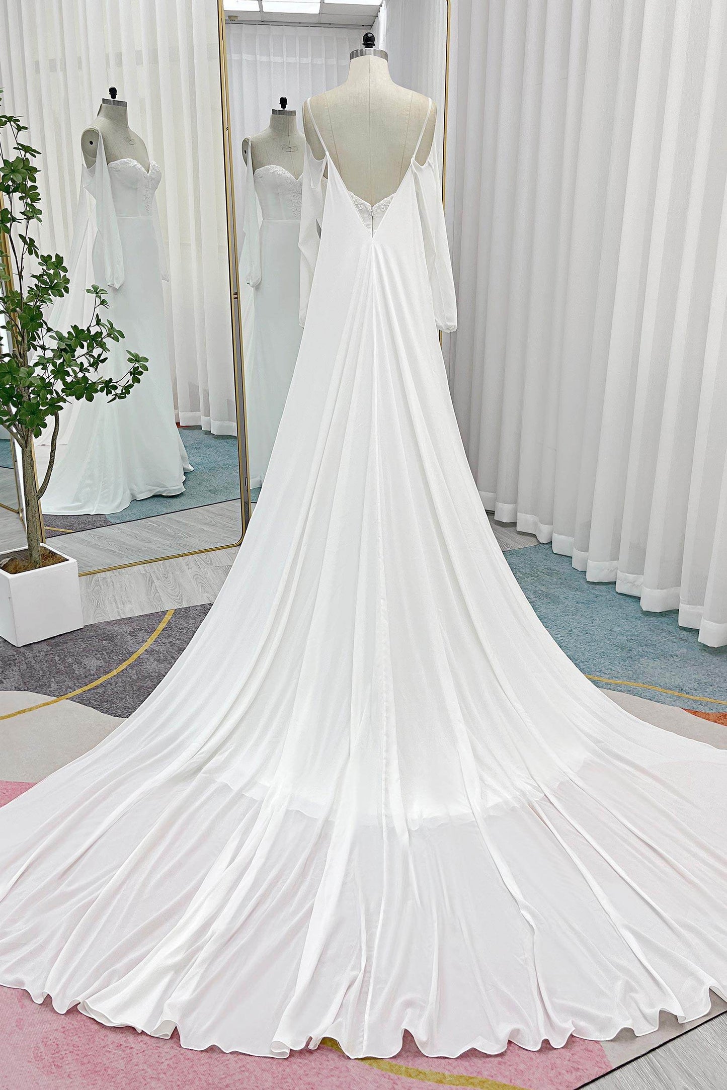 Trumpet-Mermaid Court Train Chiffon Wedding Dress CW3267 - COCOMELODY