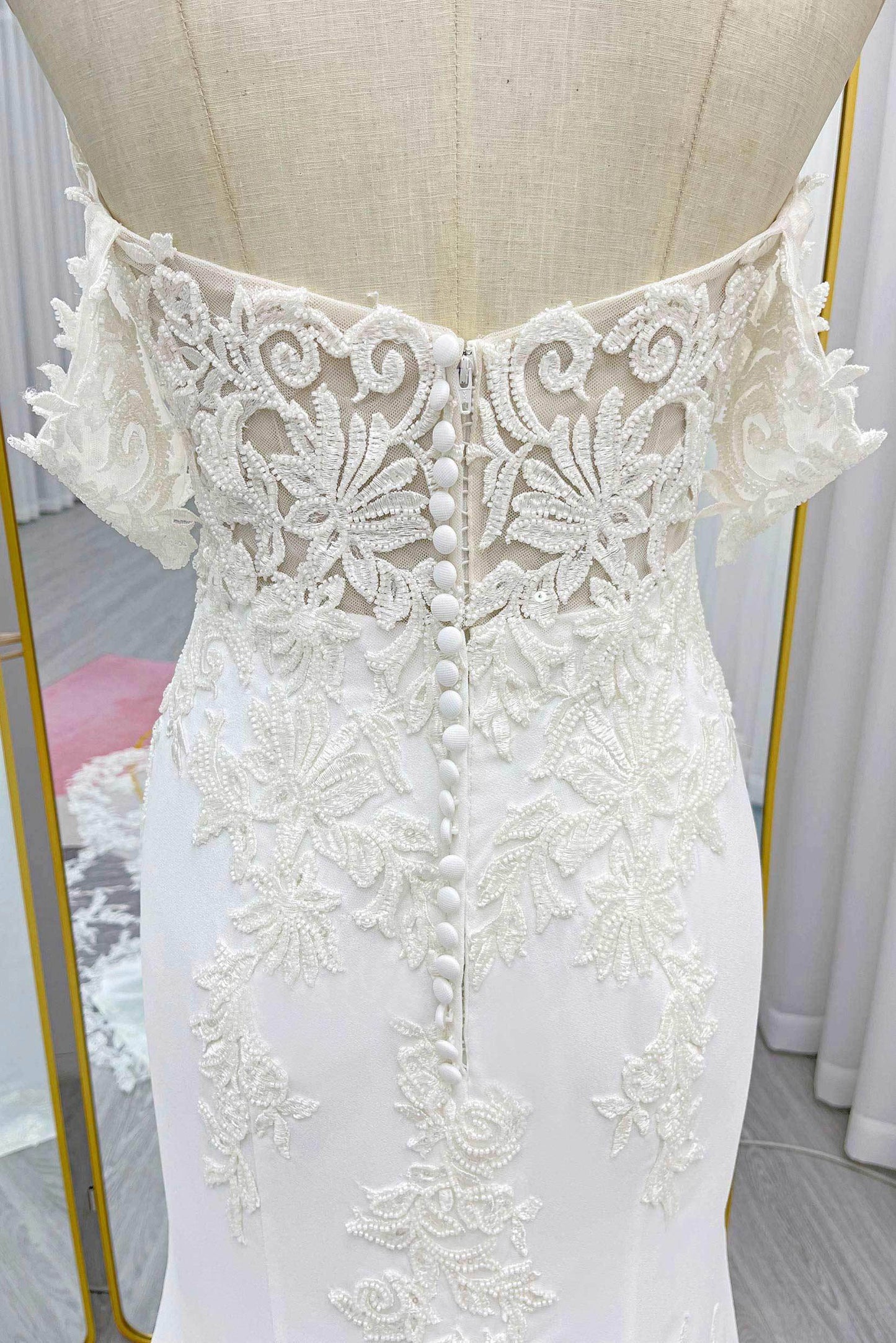 Trumpet-Mermaid Cathedral Train Lace Stretch Satin Wedding Dress CW3270 - COCOMELODY