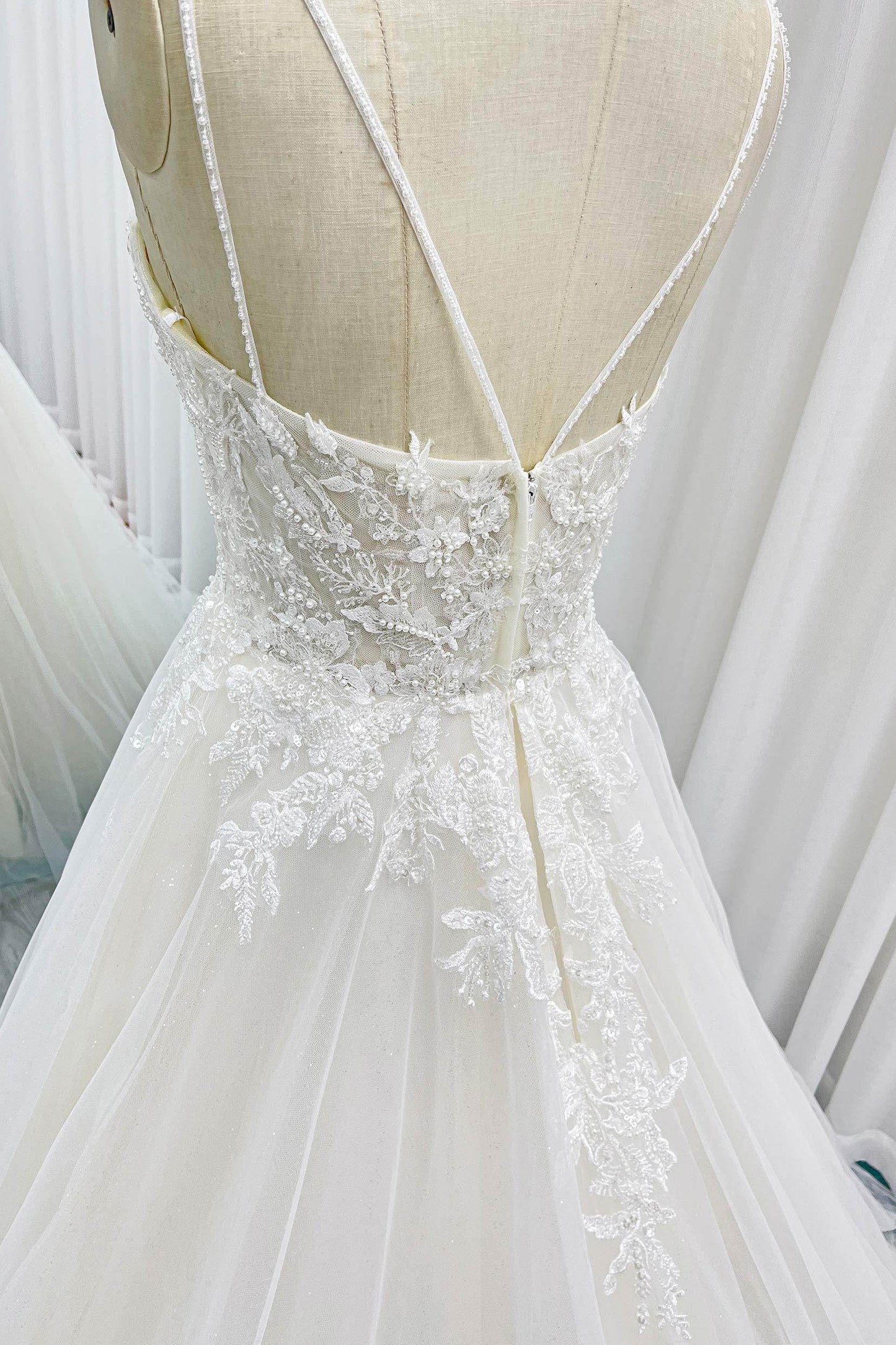 A-Line Court Train Lace Tulle Wedding Dress CW3271 - COCOMELODY