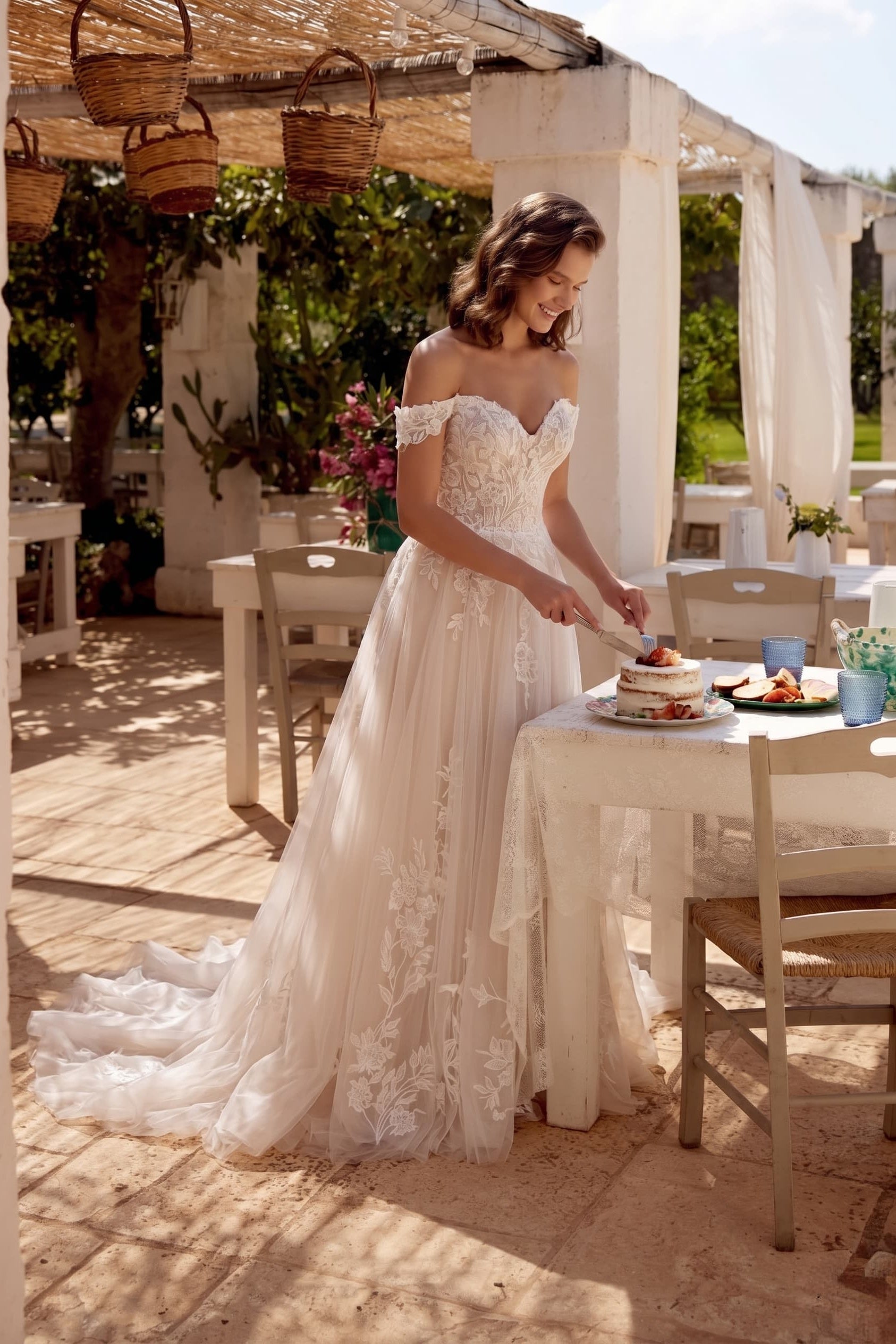 Elegant A-Line Off the Shoulder Lace Wedding Dress Chapel Train