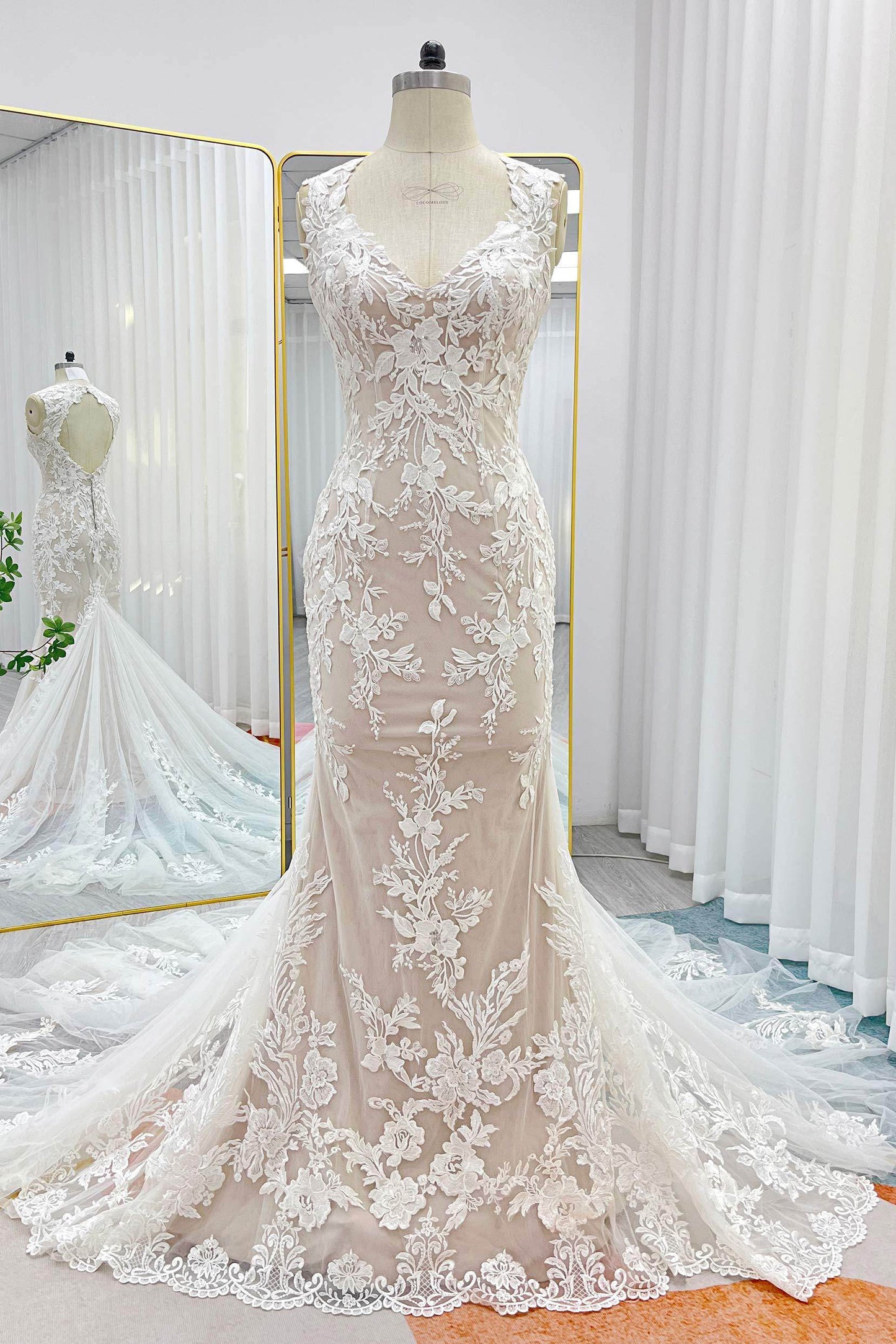 Trumpet-Mermaid Chapel Train Lace Tulle Wedding Dress CW3279 - COCOMELODY