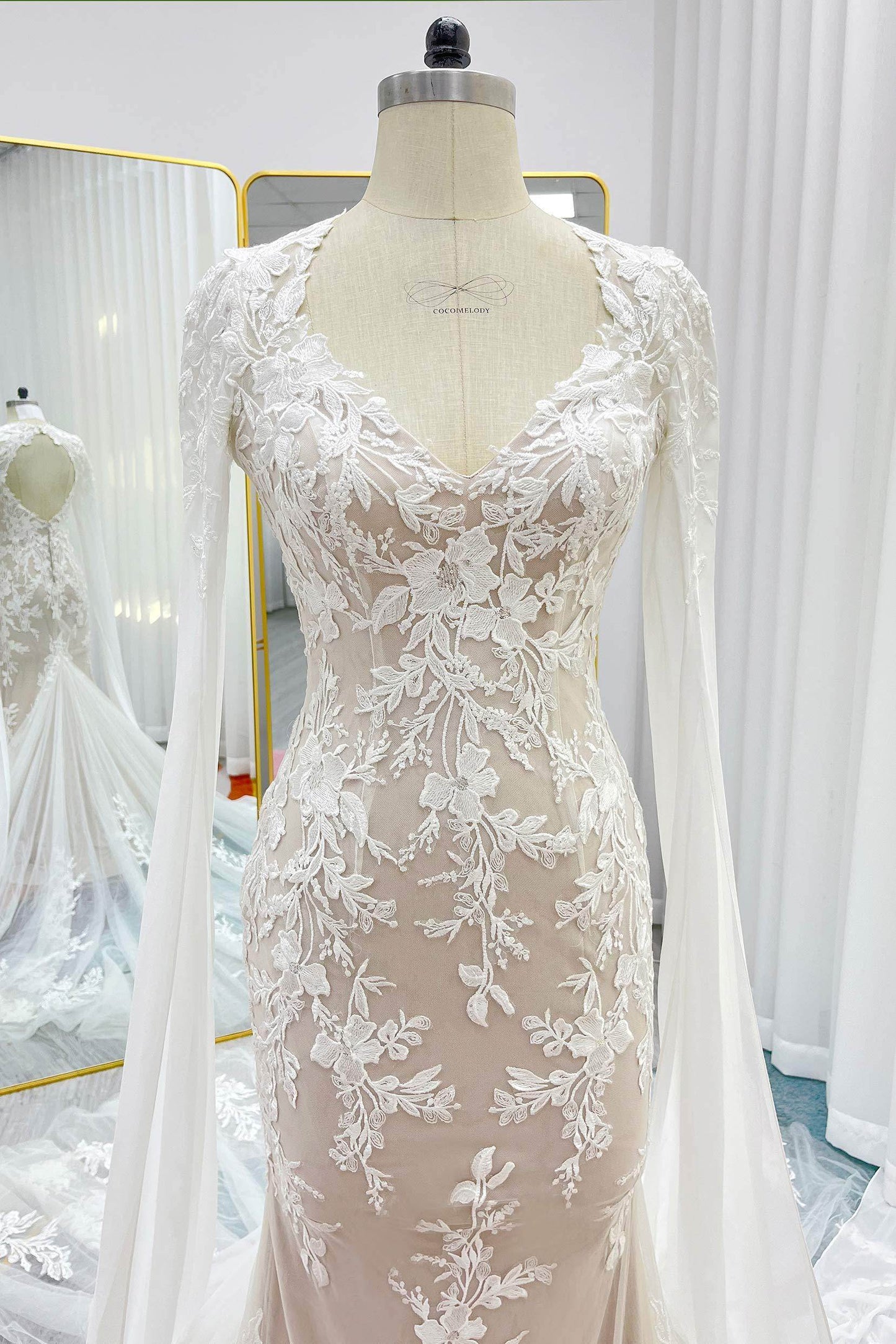 Trumpet-Mermaid Chapel Train Lace Tulle Wedding Dress CW3279 - COCOMELODY