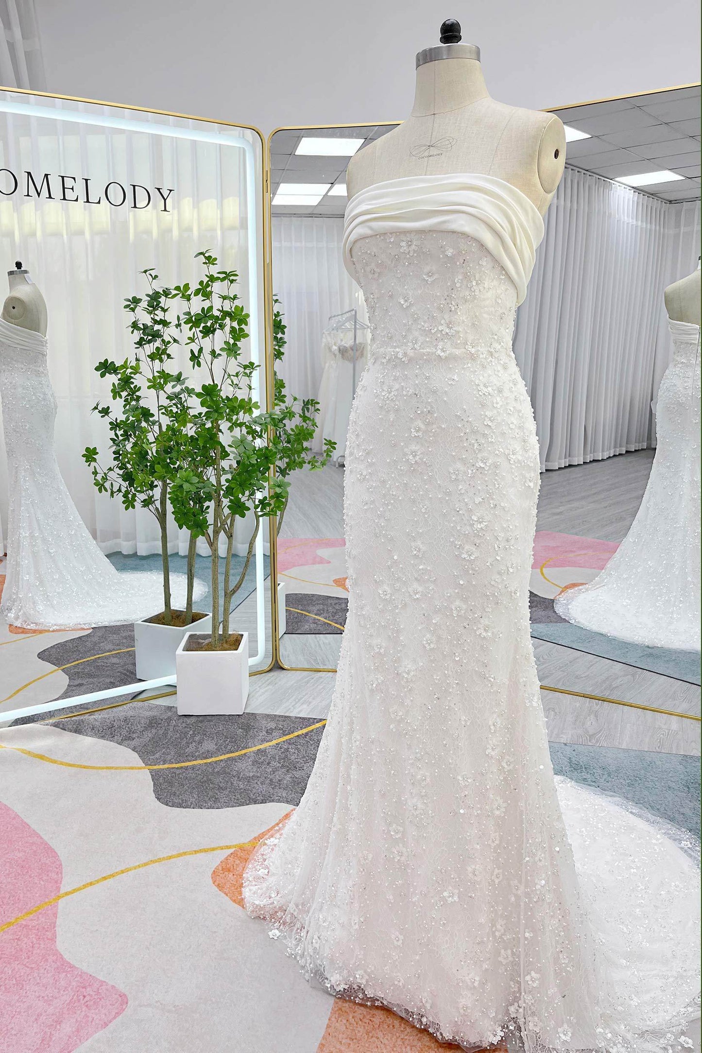 Trumpet-Mermaid Court Train Lace Satin Wedding Dress CW3280 - COCOMELODY