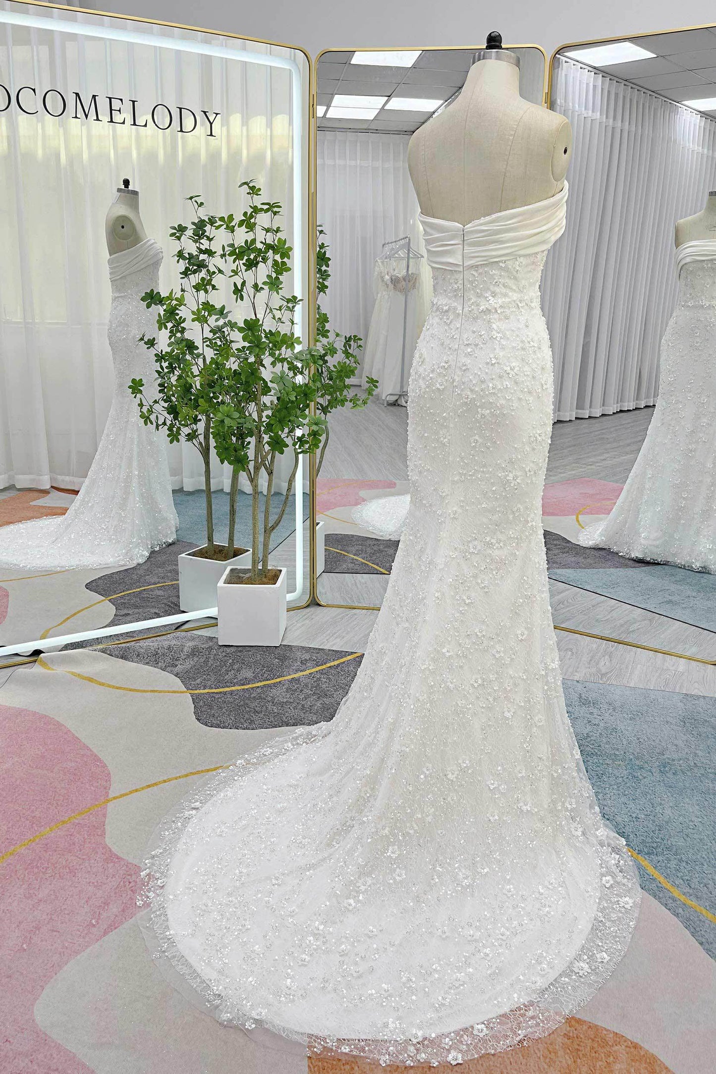Trumpet-Mermaid Court Train Lace Satin Wedding Dress CW3280 - COCOMELODY