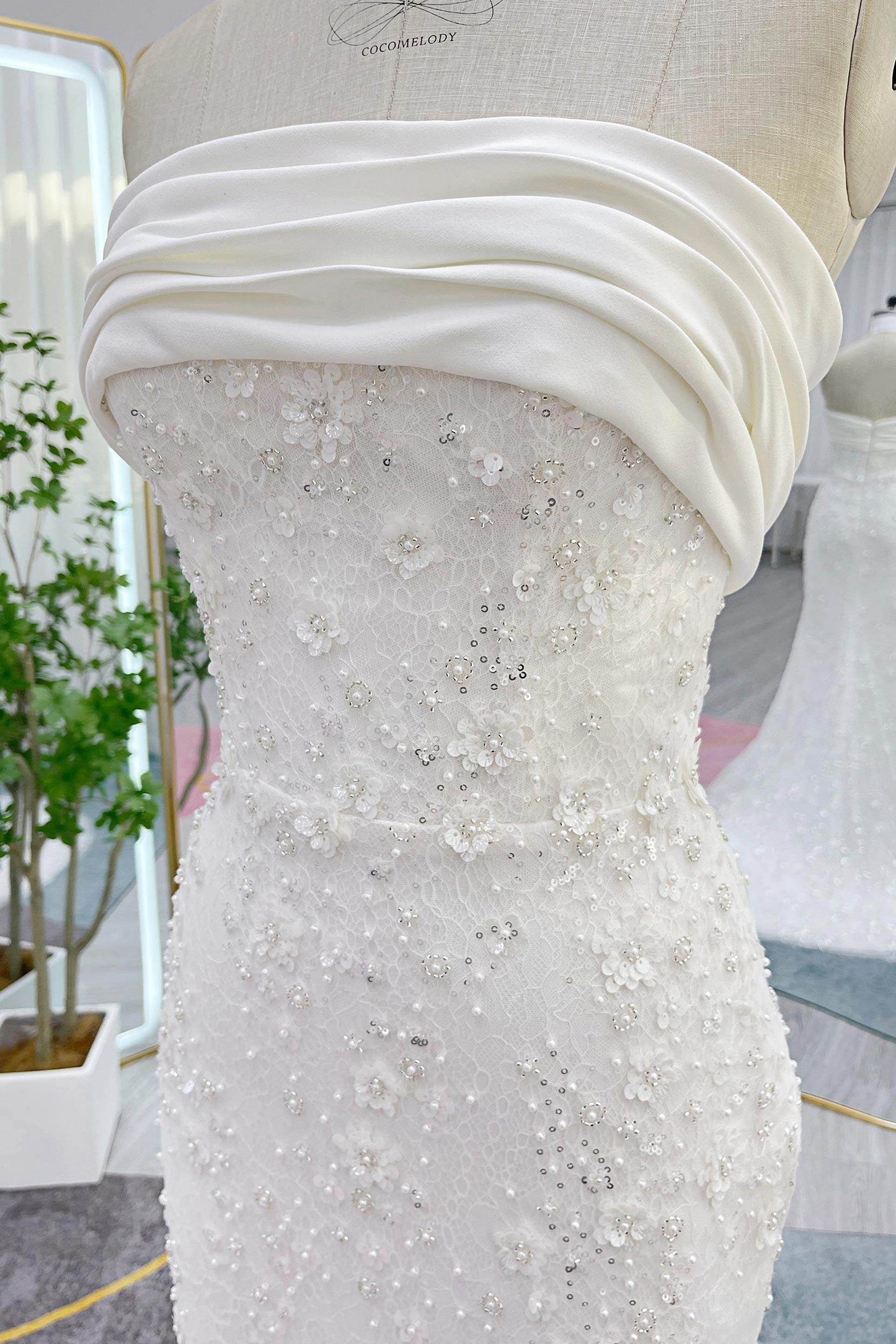 Trumpet-Mermaid Court Train Lace Satin Wedding Dress CW3280 - COCOMELODY