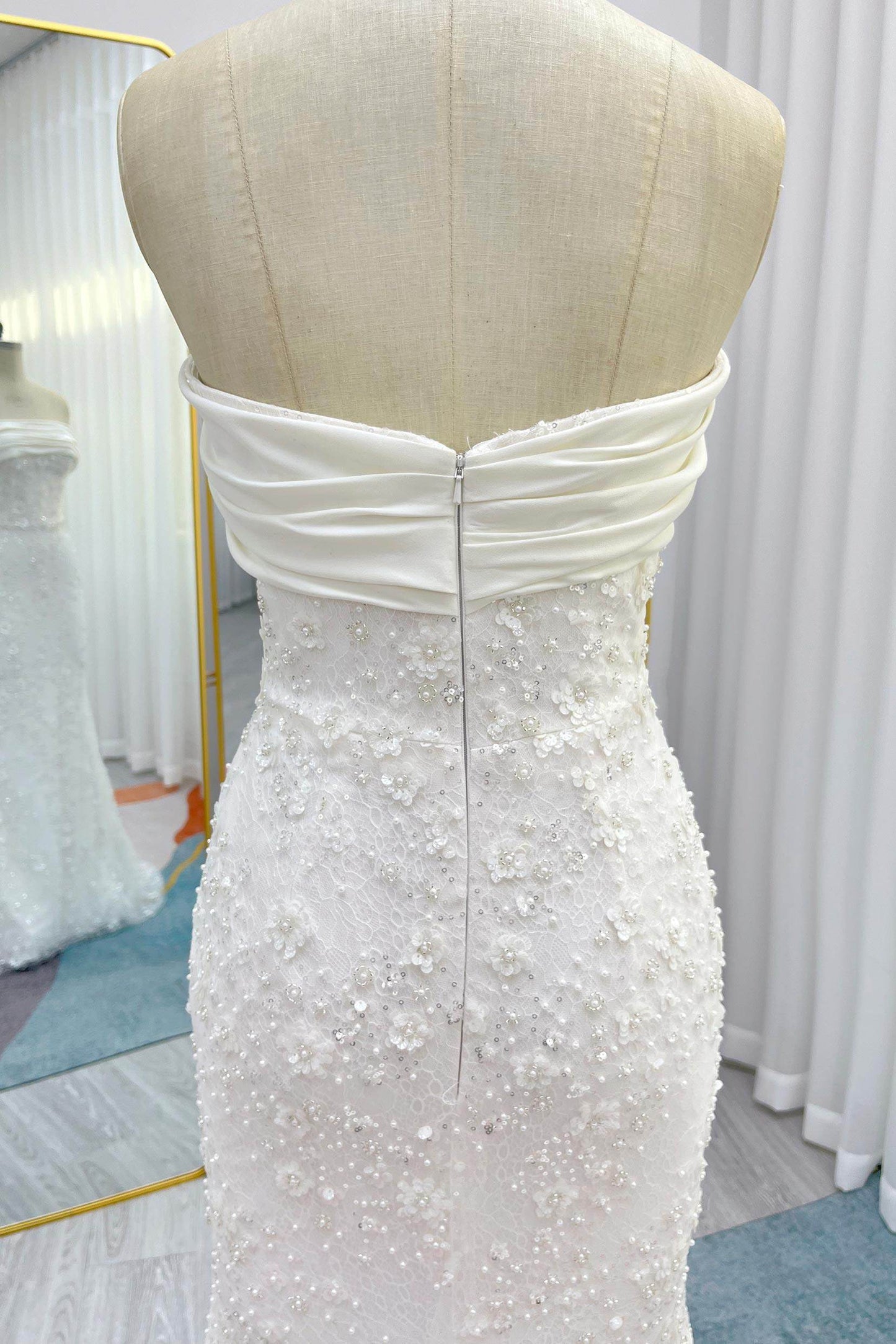 Trumpet-Mermaid Court Train Lace Satin Wedding Dress CW3280 - COCOMELODY