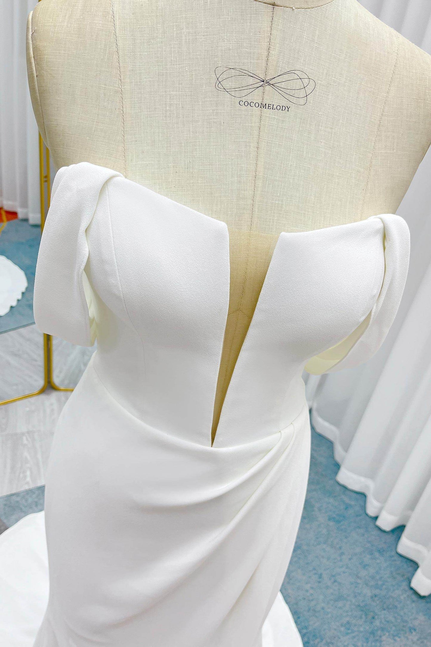 Trumpet-Mermaid Court Train Stretch Satin Wedding Dress CW3291 - COCOMELODY