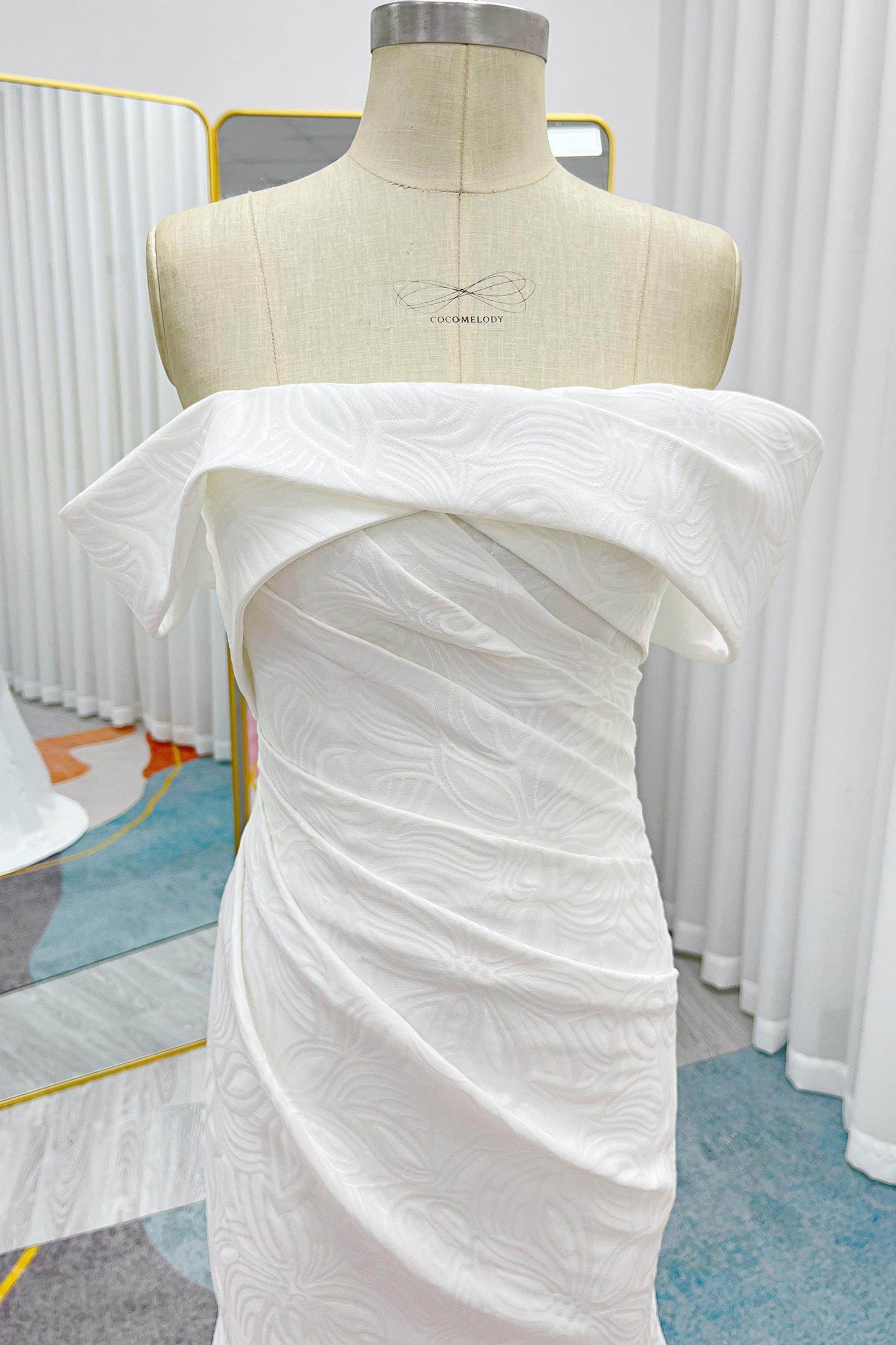 Mermaid Sweep-Brush Train Jacquard Satin Wedding Dress CW3294 - COCOMELODY