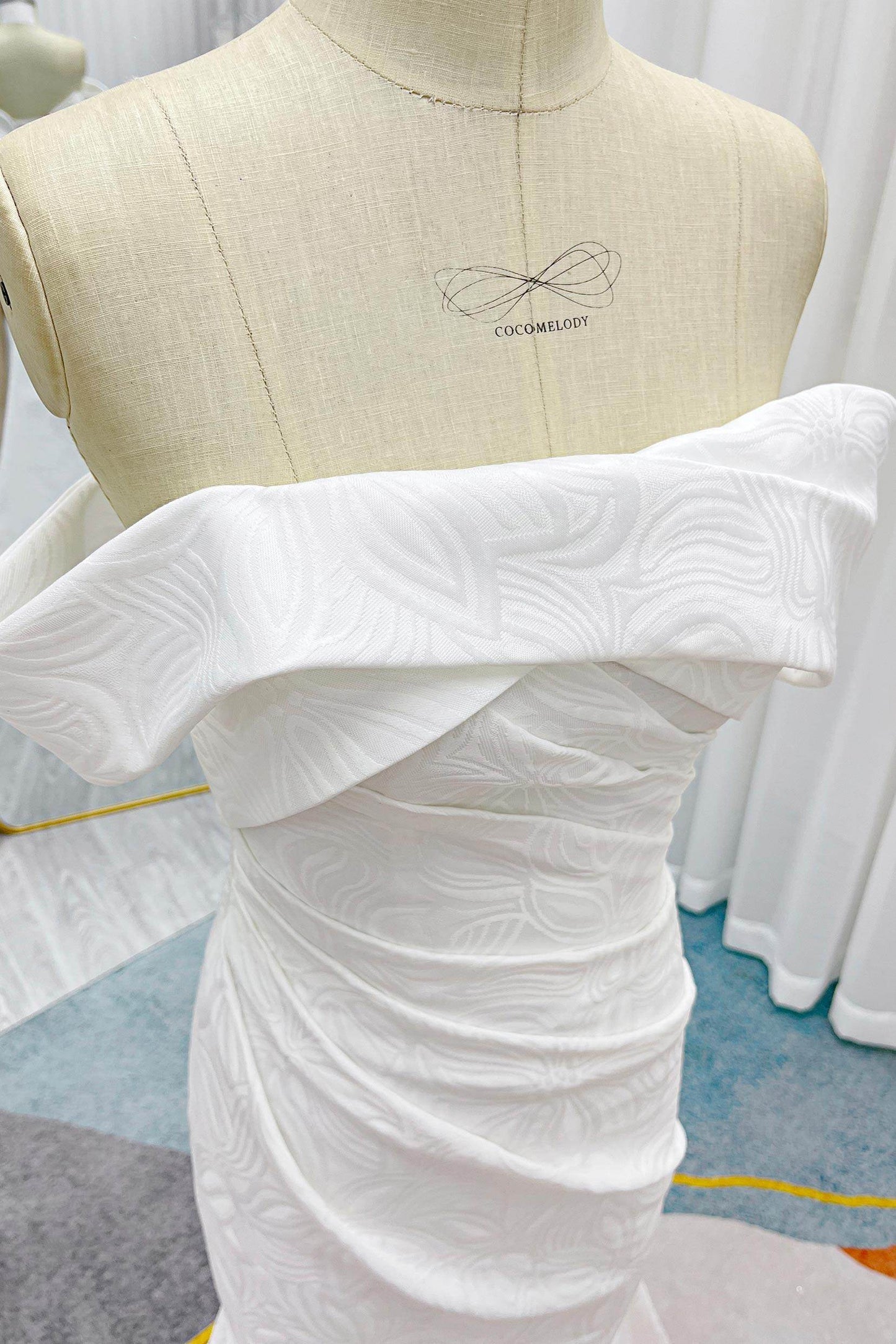 Mermaid Sweep-Brush Train Jacquard Satin Wedding Dress CW3294 - COCOMELODY