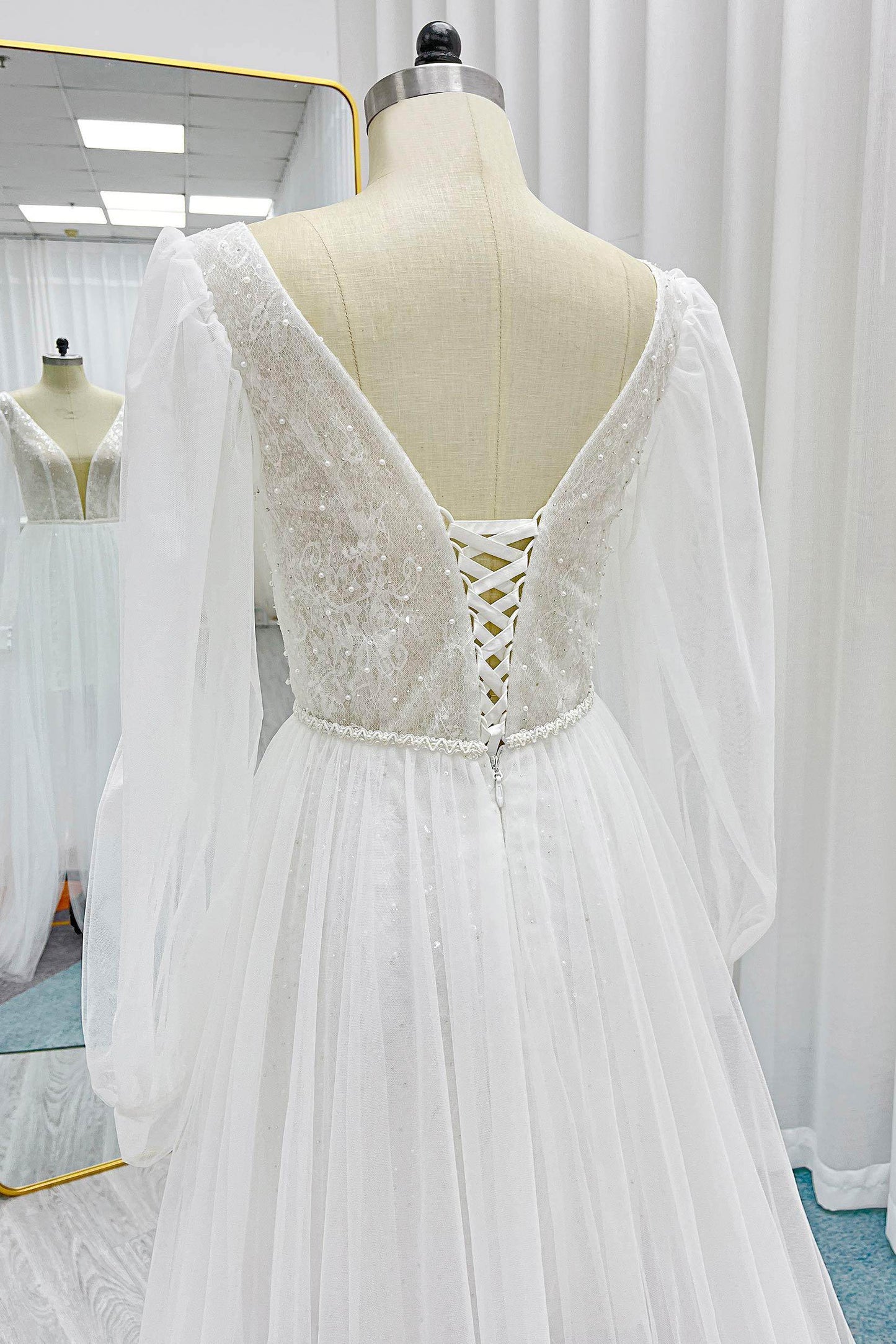 A-Line Sweep-Brush Train Lace Tulle Wedding Dress CW3295 - COCOMELODY