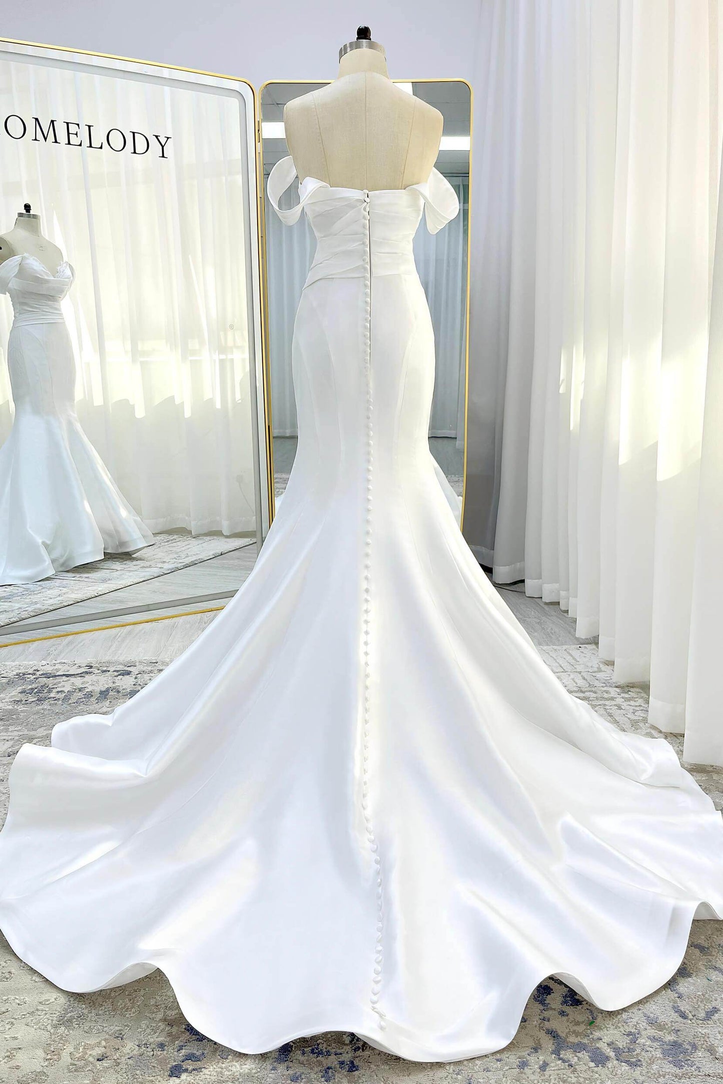 Trumpet-Mermaid Court Train Glitter Wedding Dress CW3334 - COCOMELODY