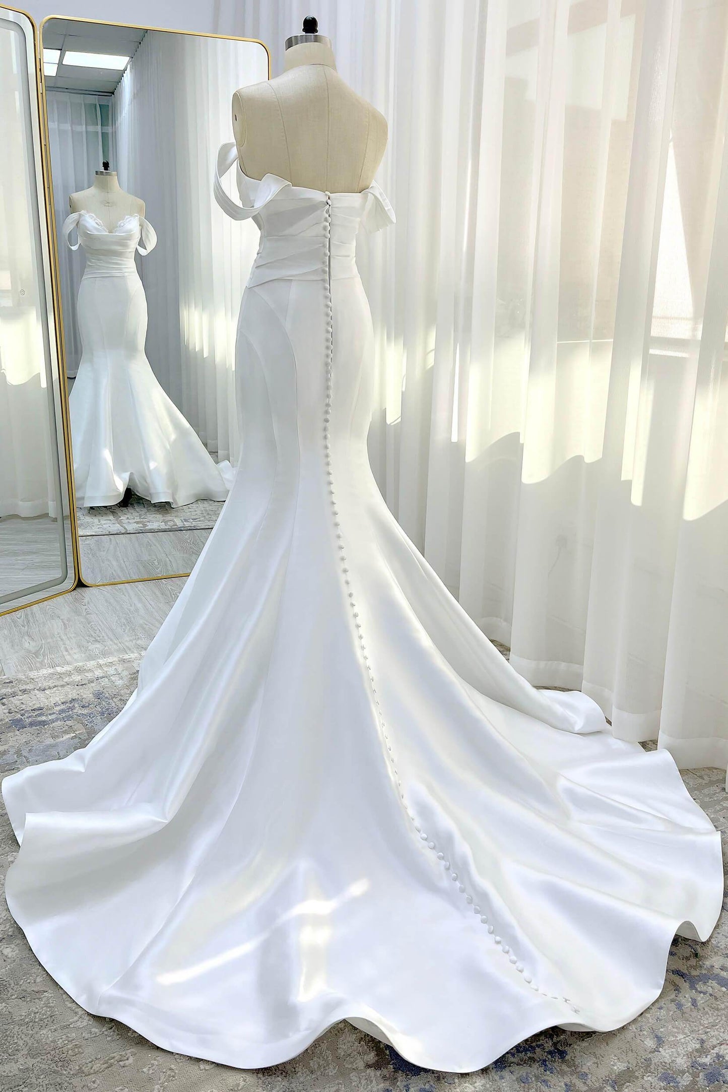 Trumpet-Mermaid Court Train Glitter Wedding Dress CW3334 - COCOMELODY
