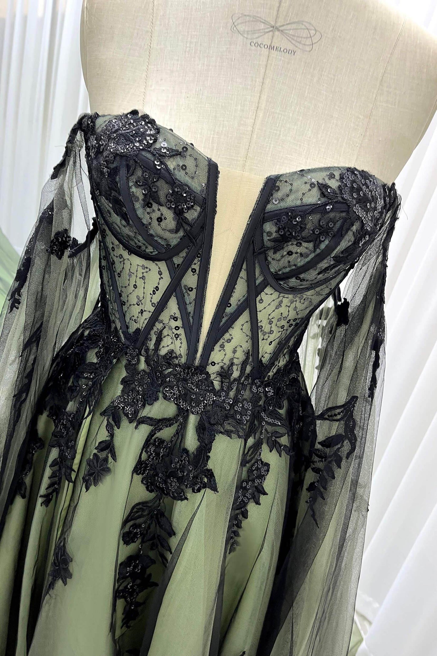 A-Line Court Train Sequined Lace Tulle Wedding Dress CW3352 - COCOMELODY