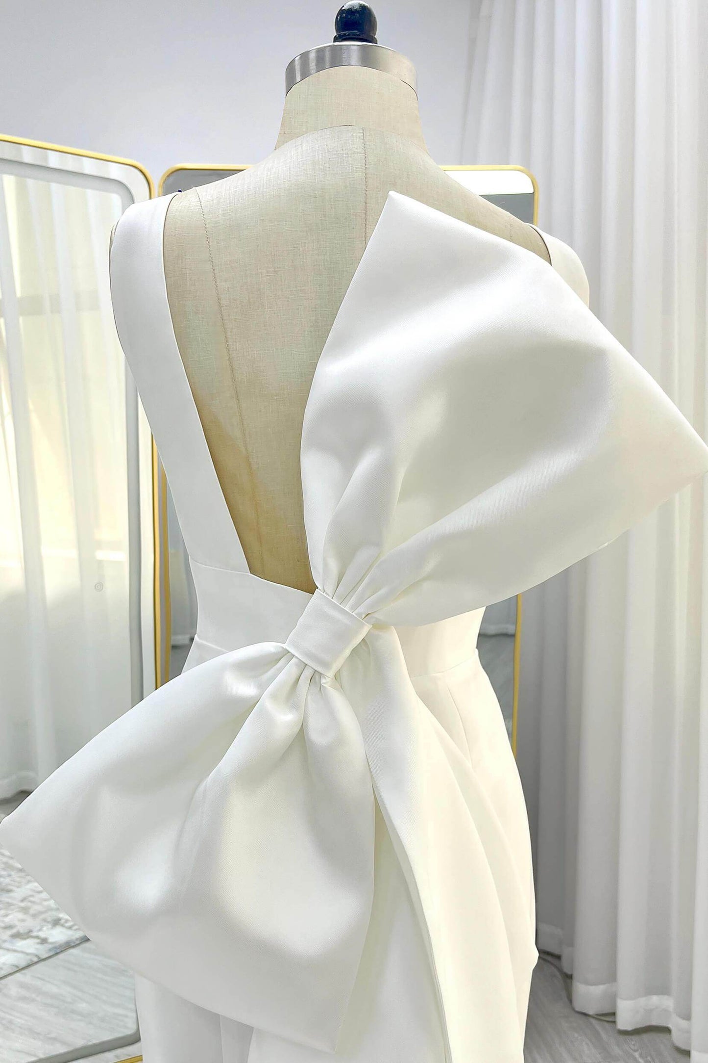 Trumpet-Mermaid Court Train Mikado Wedding Dress CW3356 - COCOMELODY