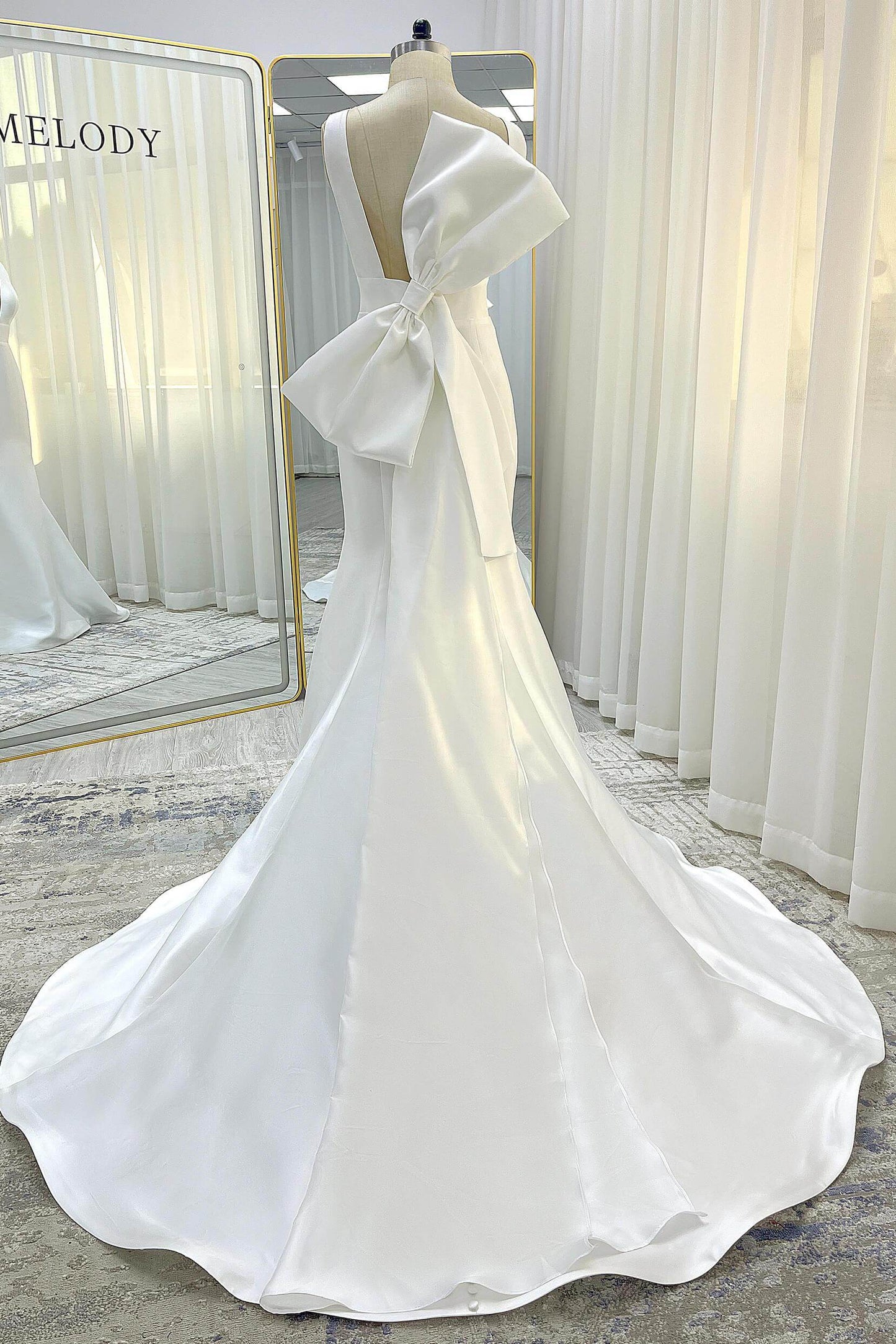 Trumpet-Mermaid Court Train Mikado Wedding Dress CW3356 - COCOMELODY