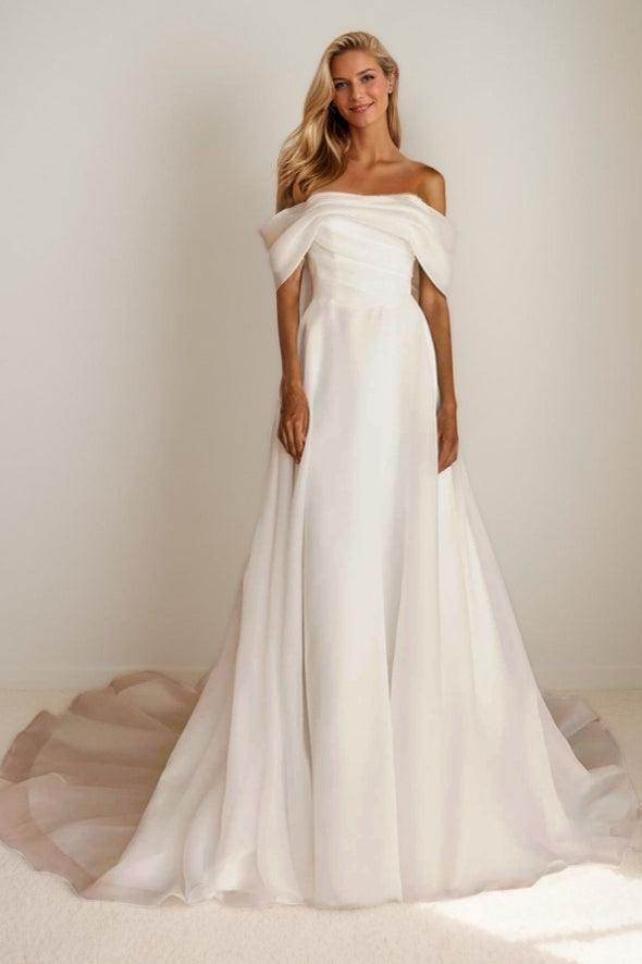 Elegant Court Train Wedding Dresses for A Refined Celebration COCOMELODY CW3465CR Elegant Court Train Wedding Dresses for A Refined Celebration COCOMELODY CW3465CR