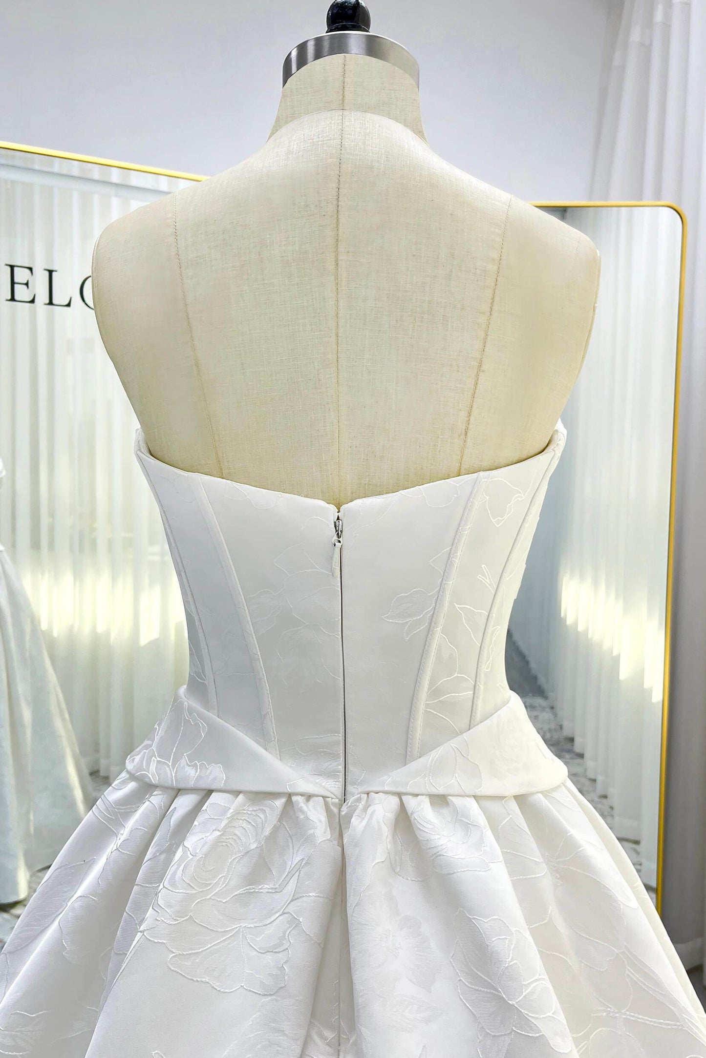 Ball Gown Court Train Jacquard Satin Wedding Dress CW3531 - COCOMELODY