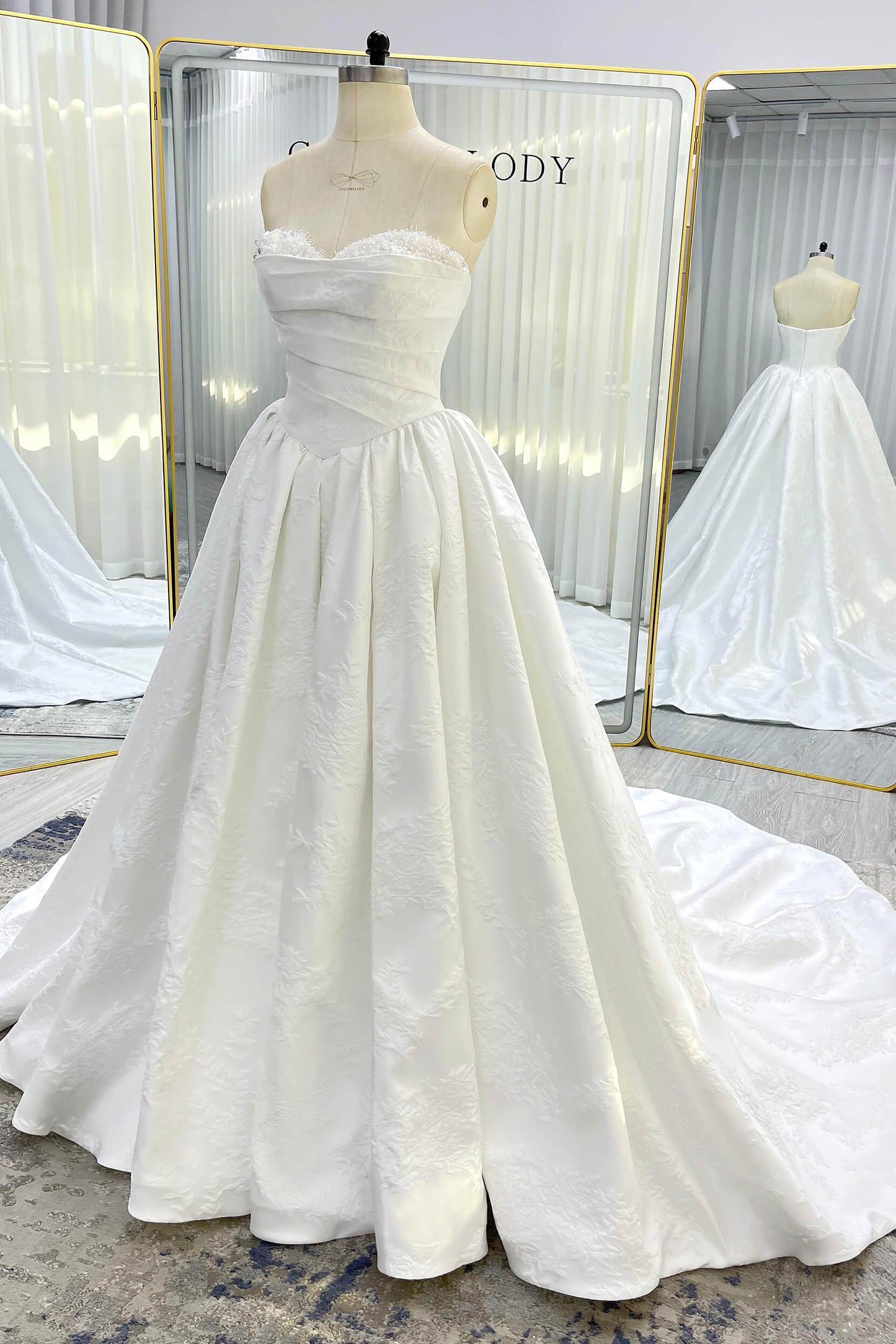 Ball Gown Court Train Jacquard Satin Wedding Dress CW3532 - COCOMELODY