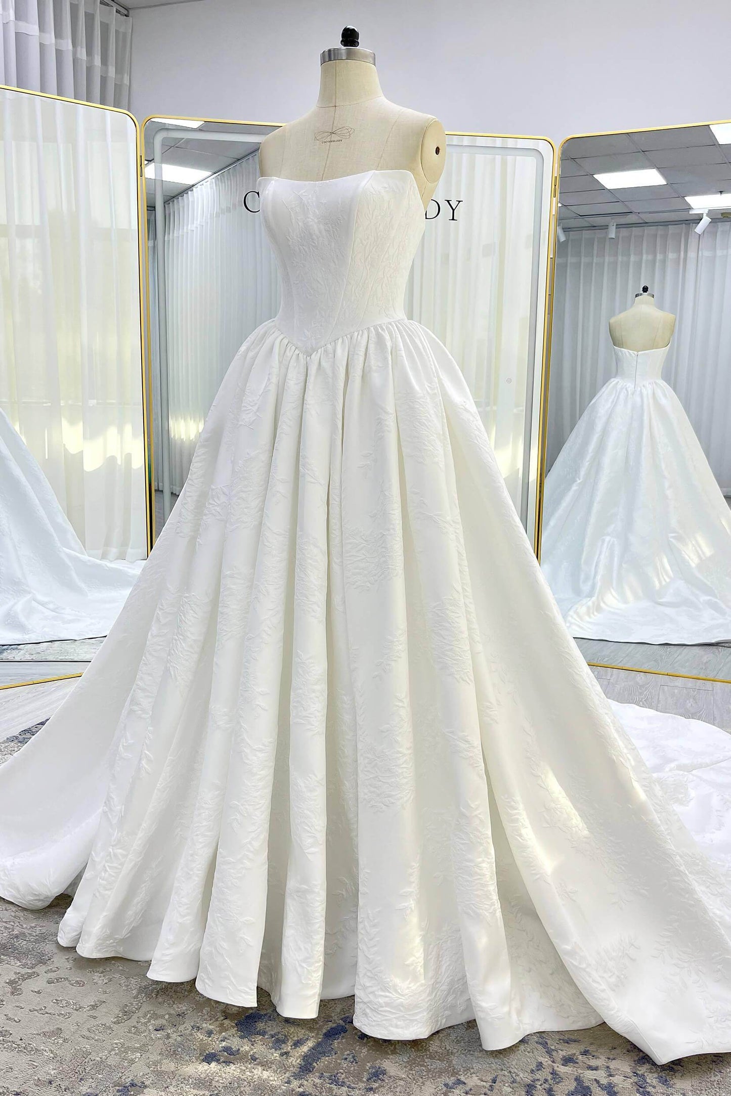Ball Gown Court Train Jacquard Satin Wedding Dress CW3533 - COCOMELODY