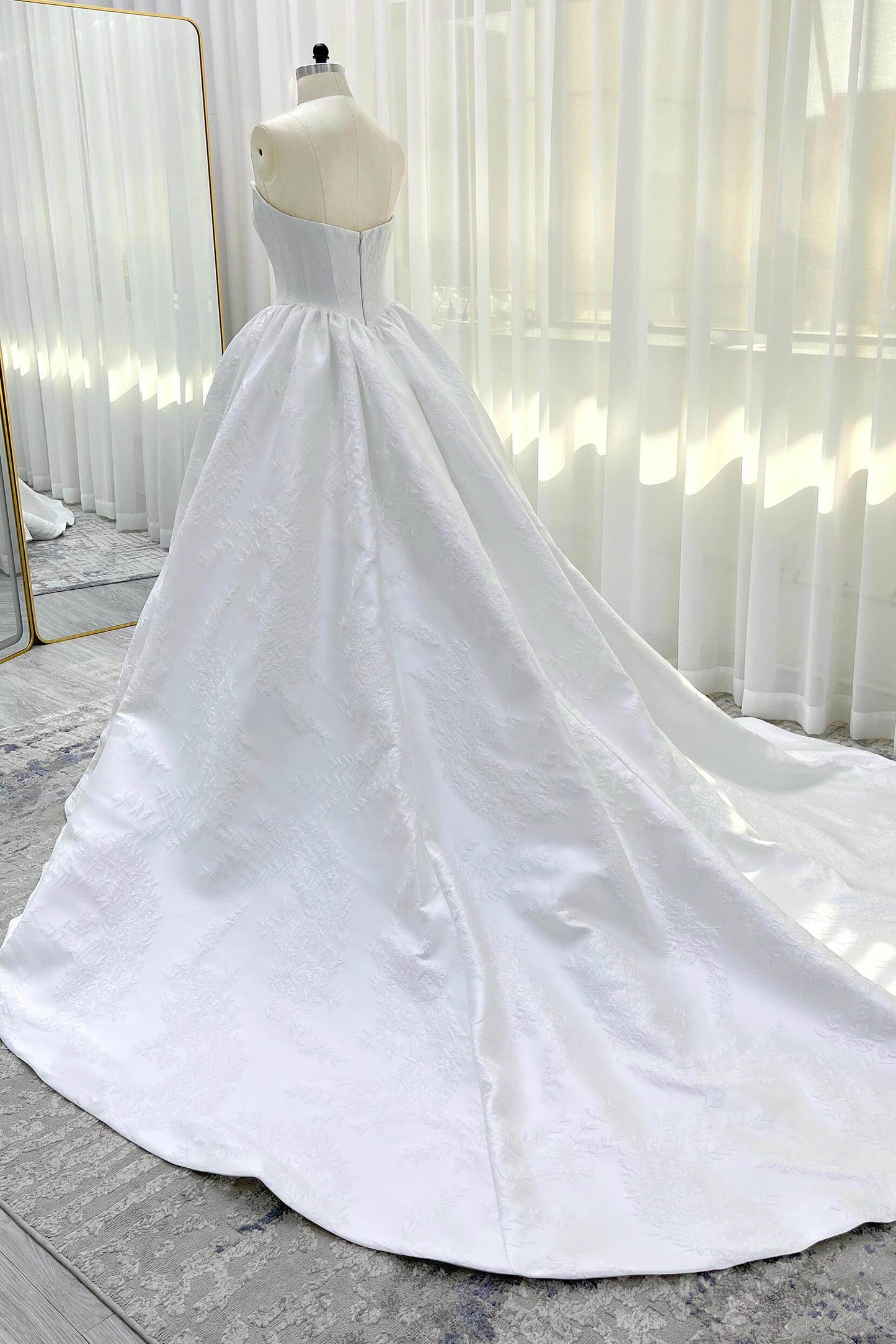 Ball Gown Court Train Jacquard Satin Wedding Dress CW3533 - COCOMELODY