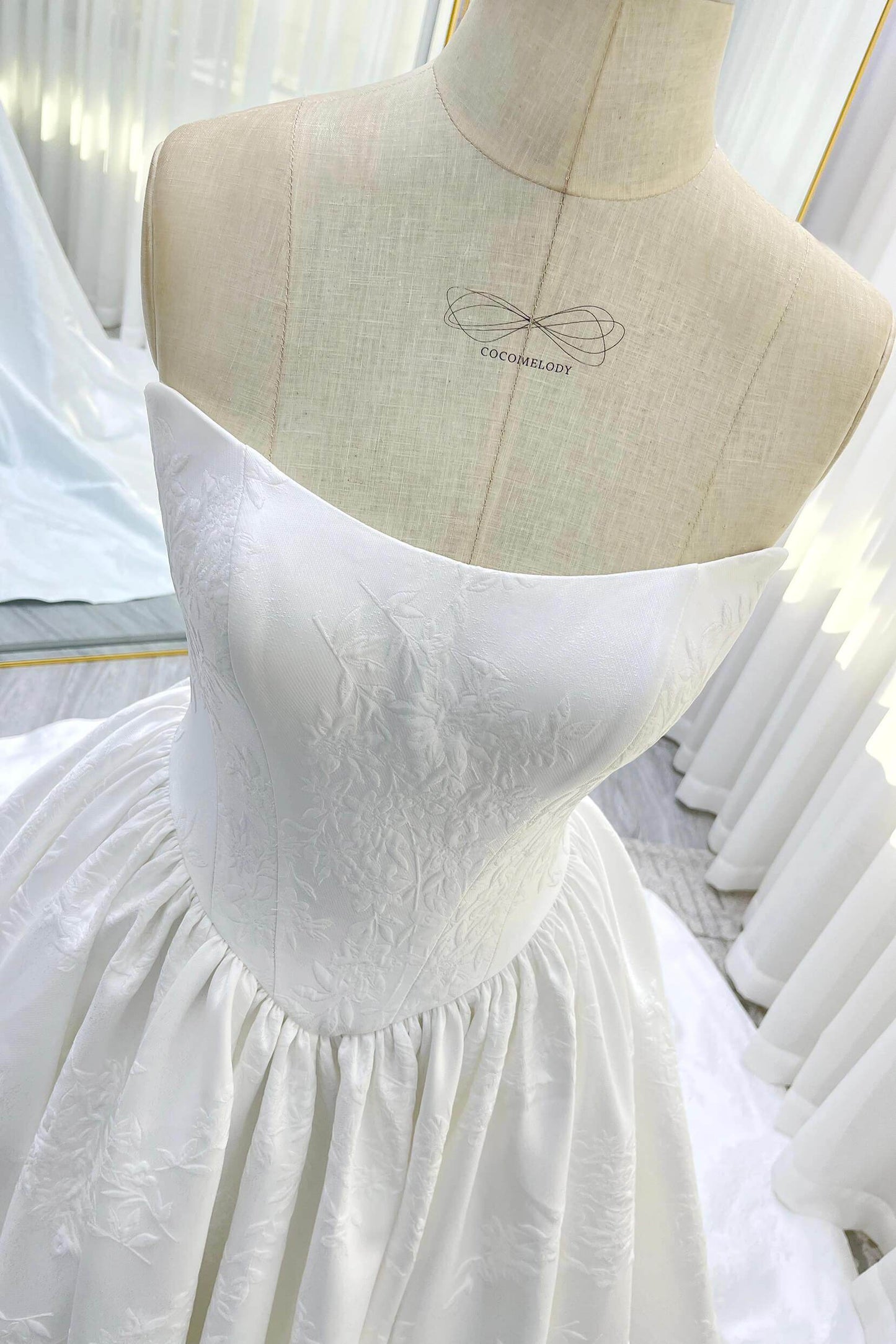 Ball Gown Court Train Jacquard Satin Wedding Dress CW3533 - COCOMELODY