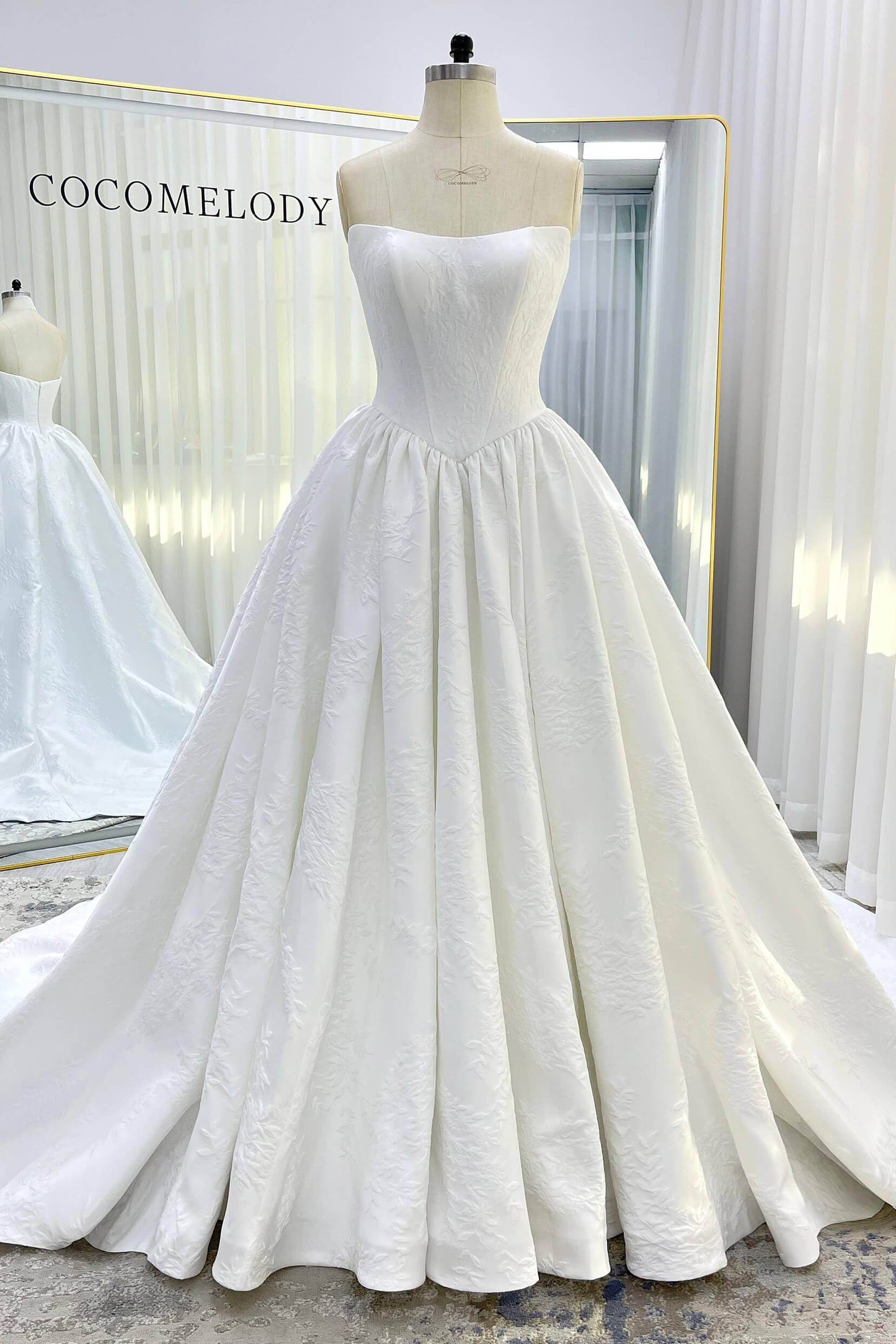 Ball Gown Court Train Jacquard Satin Wedding Dress CW3533 - COCOMELODY
