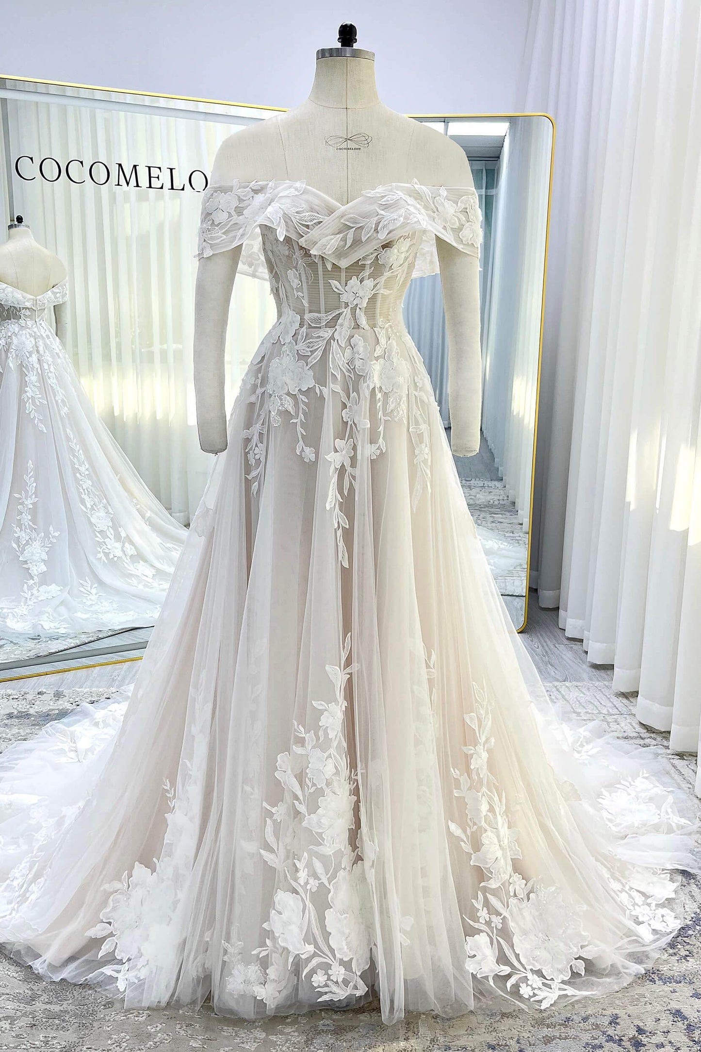 A-Line Court Train Lace Tulle Wedding Dress CW3539 - COCOMELODY