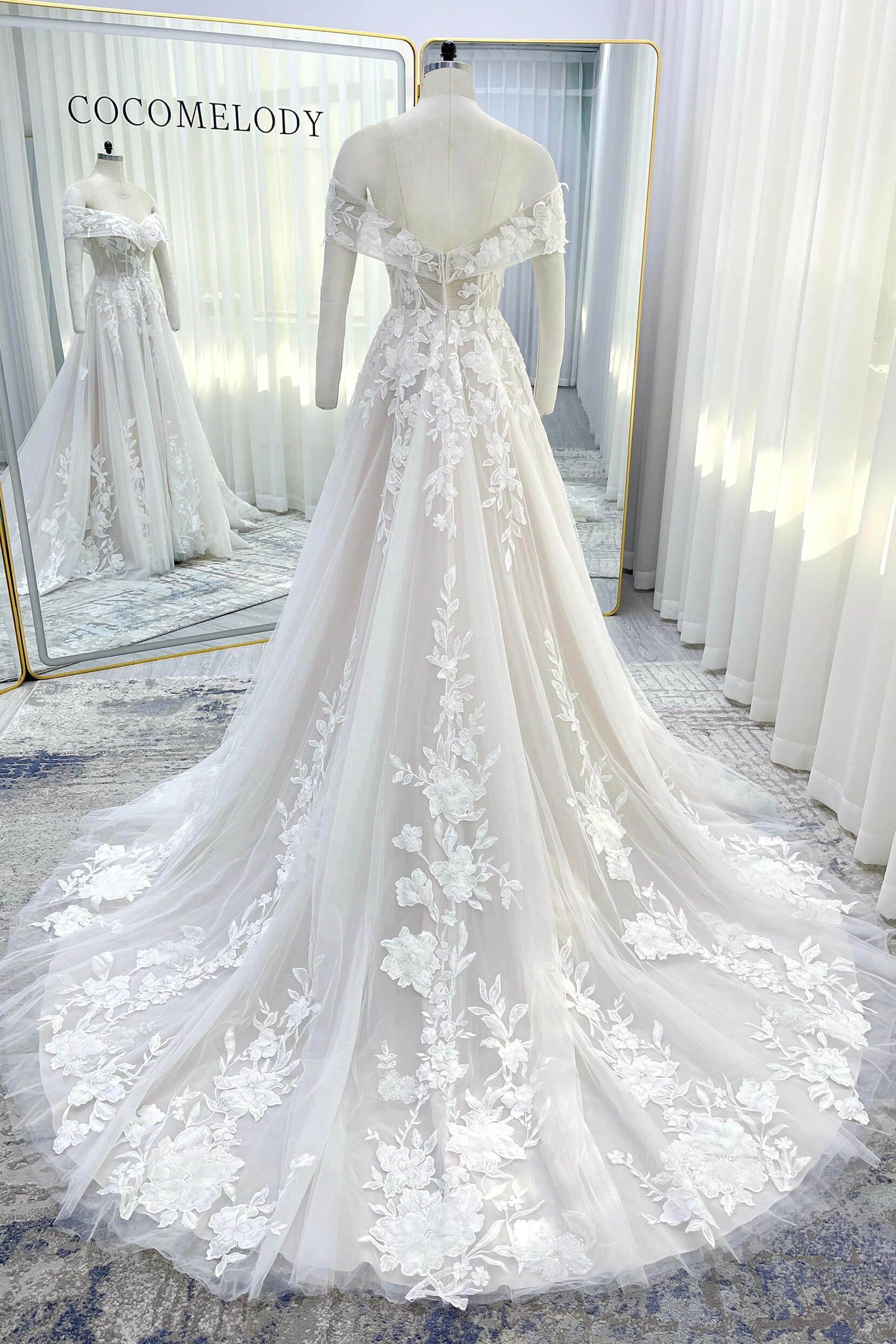 A-Line Court Train Lace Tulle Wedding Dress CW3539 - COCOMELODY