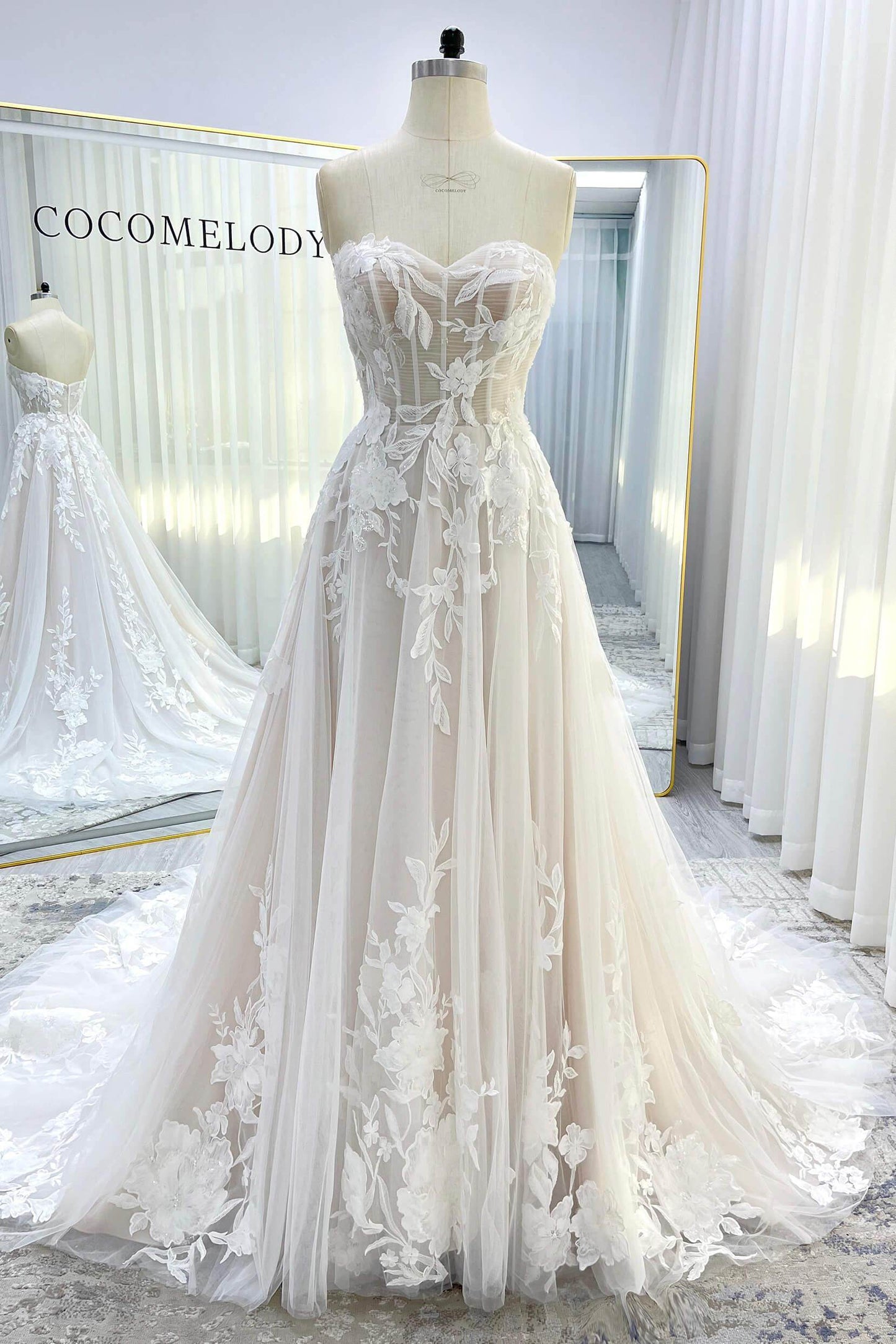 A-Line Court Train Lace Tulle Wedding Dress CW3539 - COCOMELODY