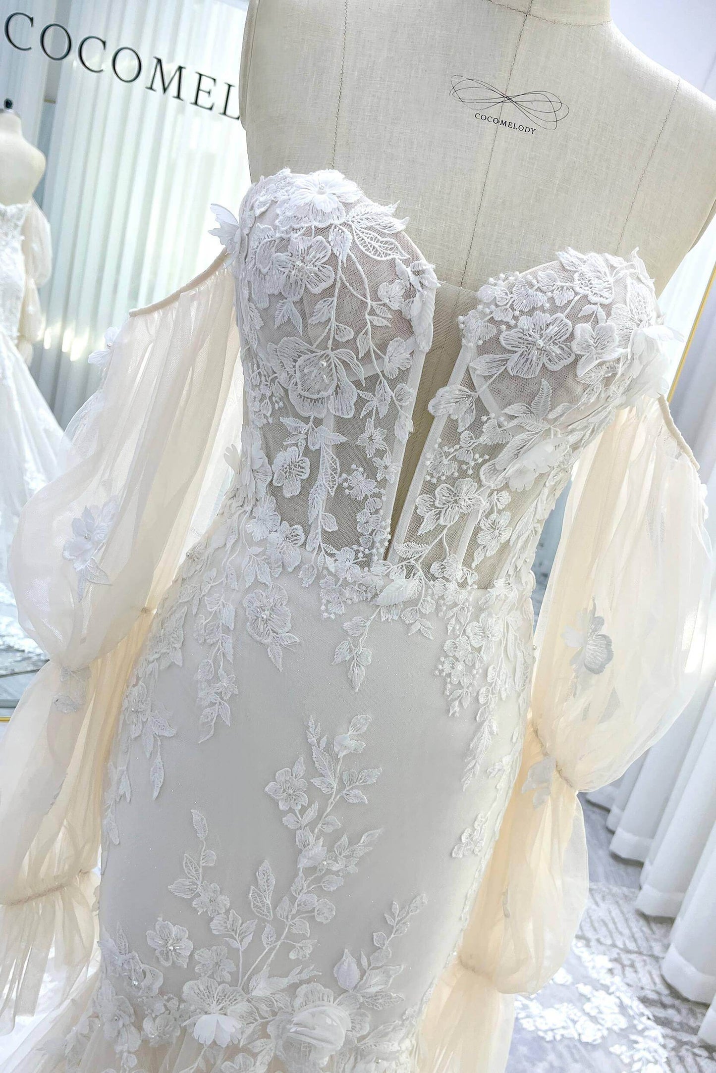 Trumpet-Mermaid Chapel Train Lace Tulle Wedding Dress CW3541 - COCOMELODY