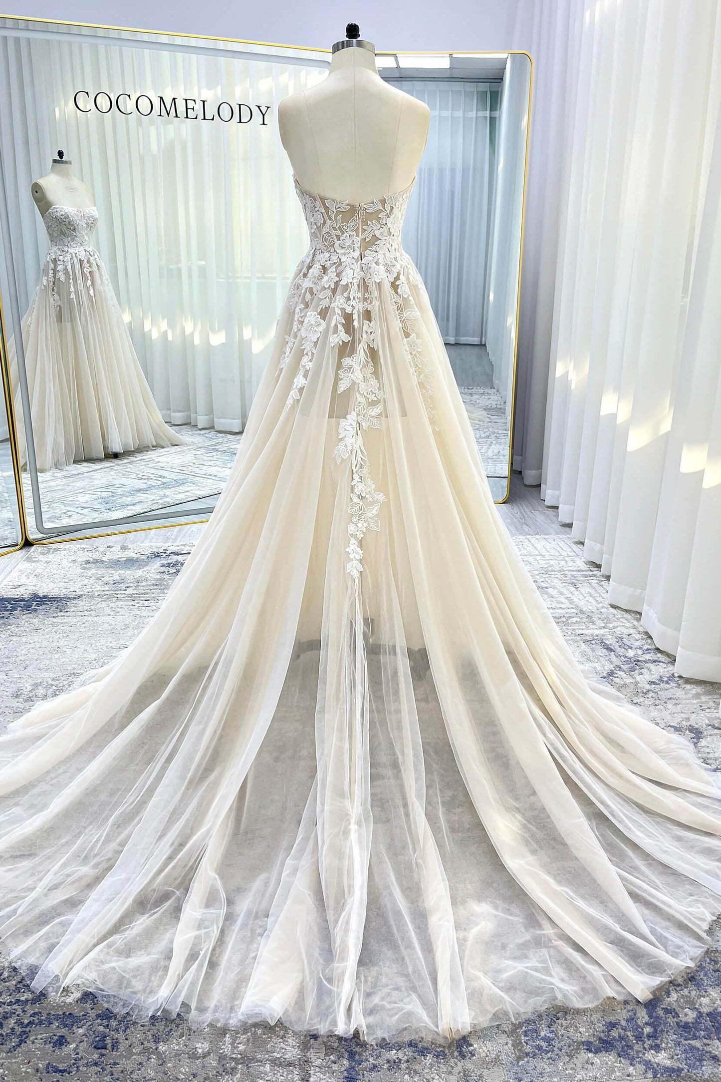 A-Line Court Train Lace Tulle Wedding Dress CW3542 - COCOMELODY