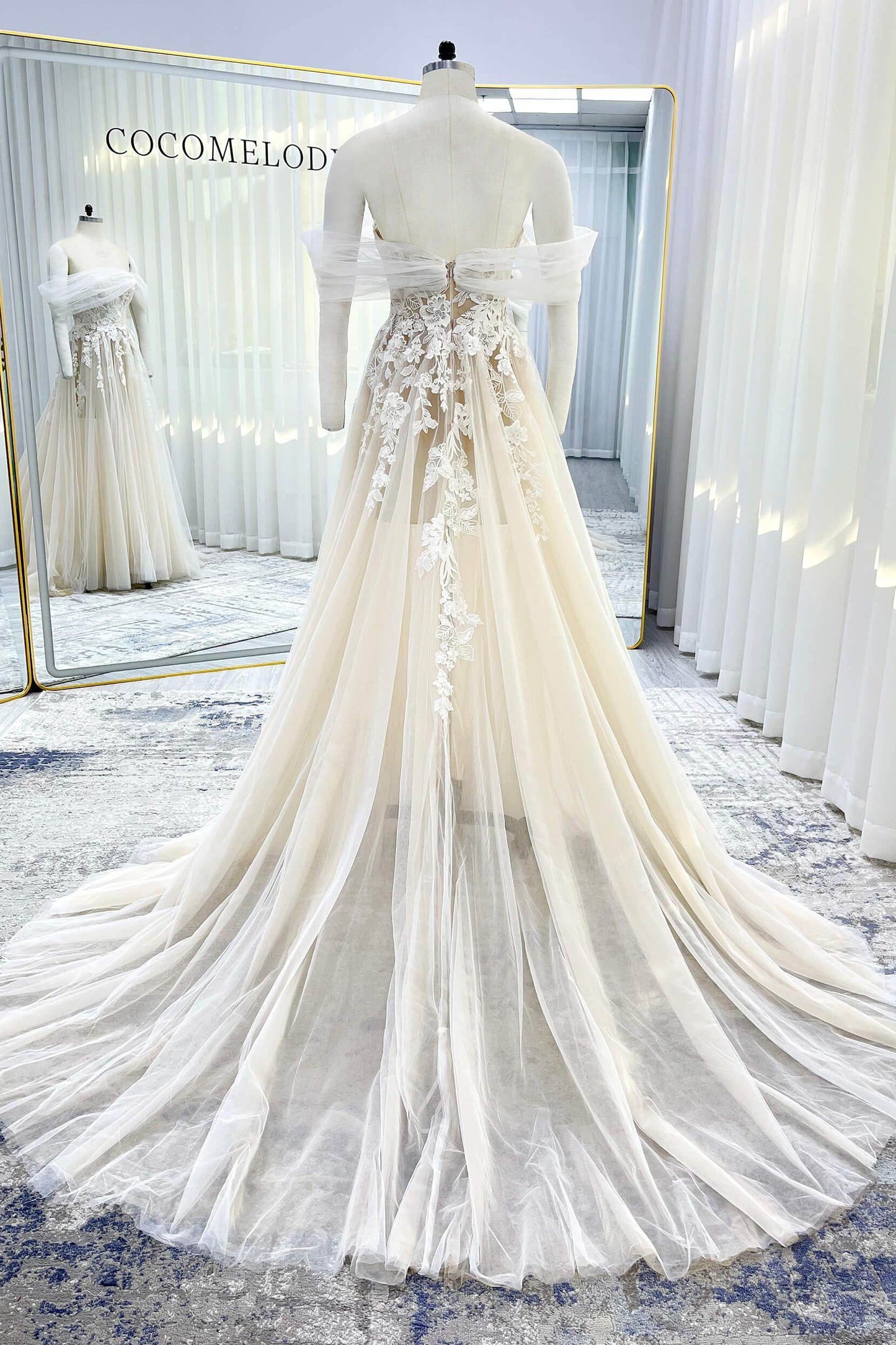 A-Line Court Train Lace Tulle Wedding Dress CW3542 - COCOMELODY