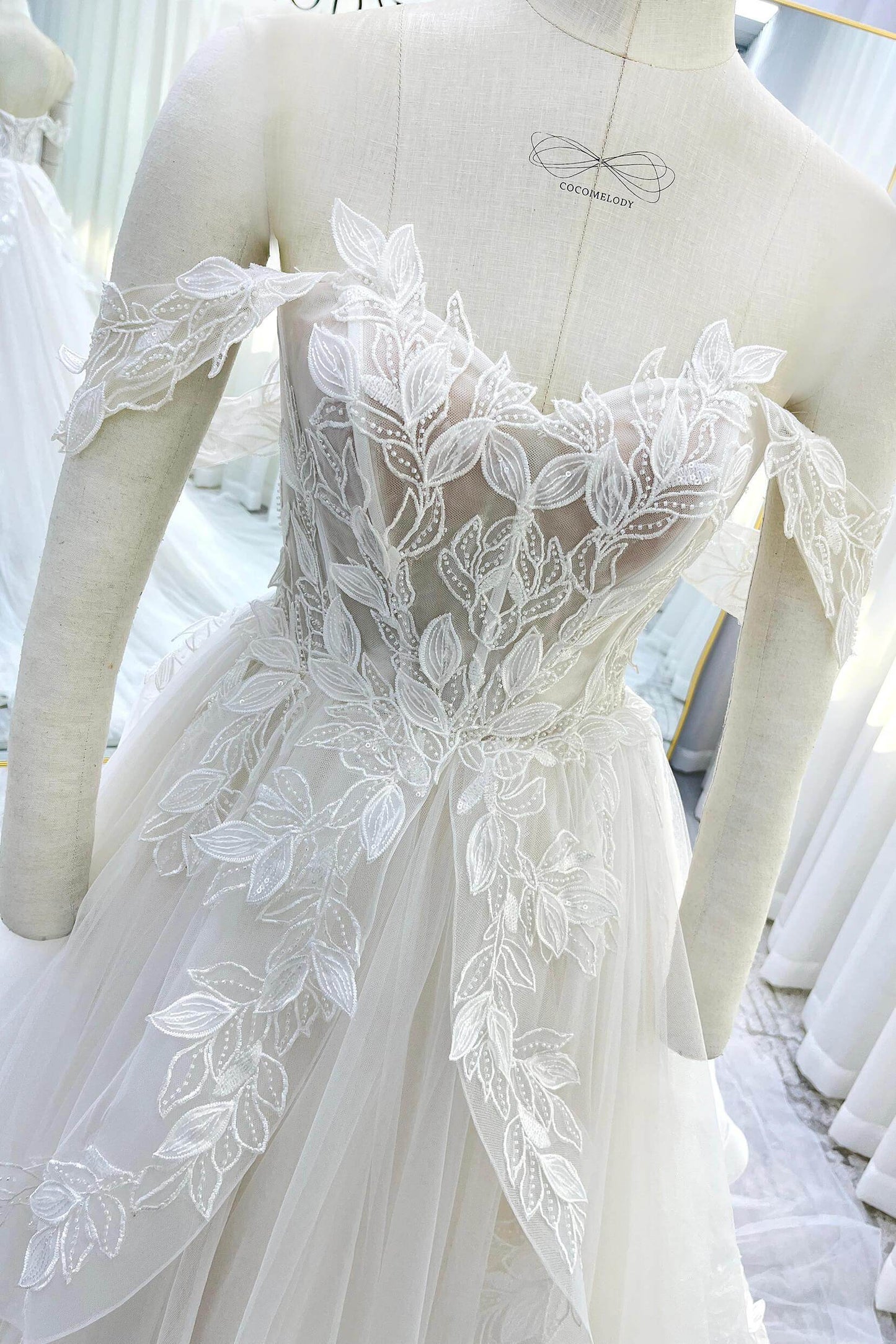 Ball Gown Court Train Lace Tulle Wedding Dress CW3543 - COCOMELODY