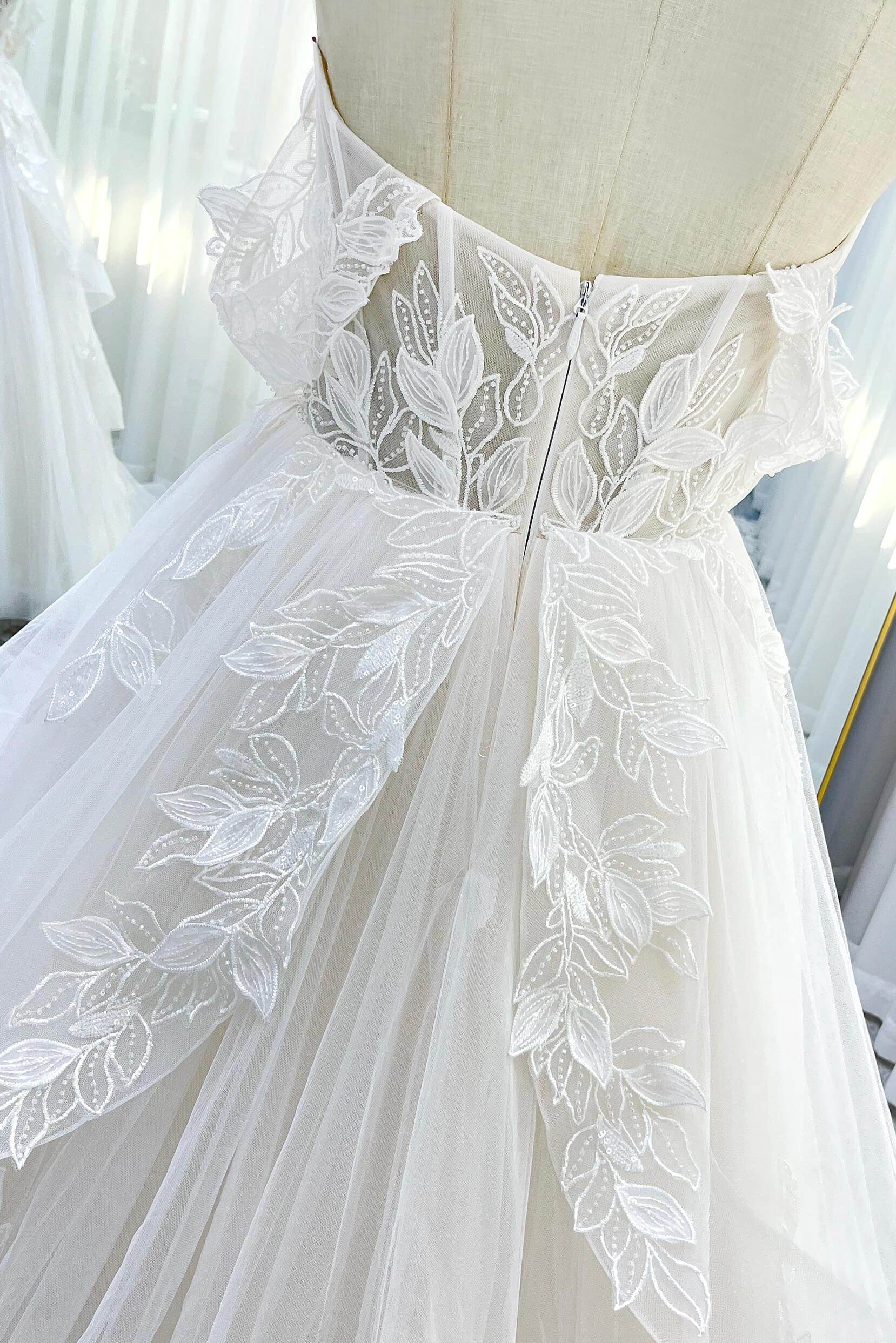Ball Gown Court Train Lace Tulle Wedding Dress CW3543 - COCOMELODY