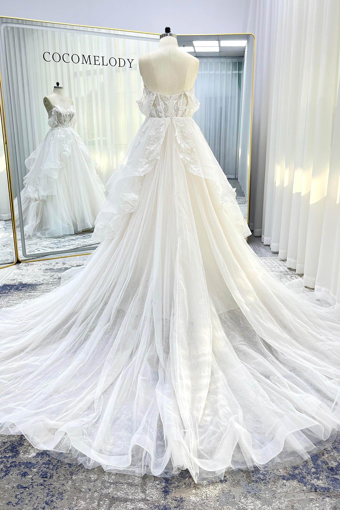 Ball Gown Court Train Lace Tulle Wedding Dress CW3543 - COCOMELODY