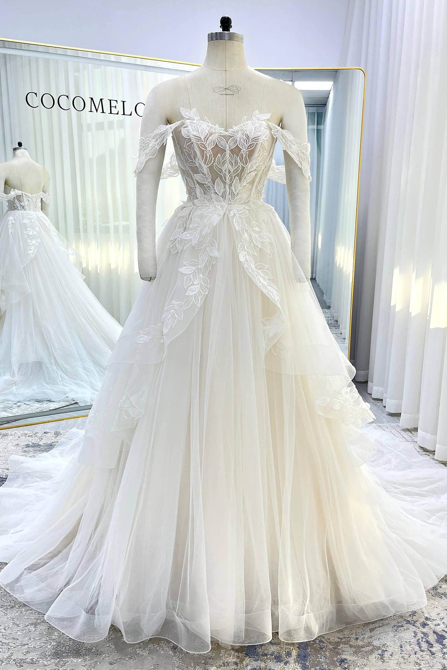 Ball Gown Court Train Lace Tulle Wedding Dress CW3543 - COCOMELODY