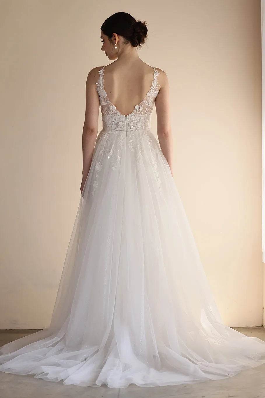 A-Line Sweep-Brush Train Lace Tulle Wedding Dress CW3550 - COCOMELODY