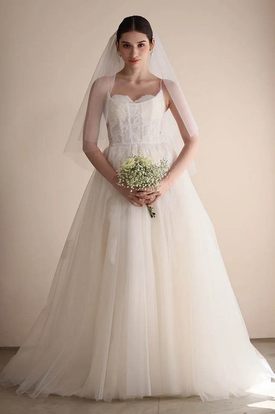 A-Line Sweep-Brush Train Lace Tulle Wedding Dress CW3553 - COCOMELODY