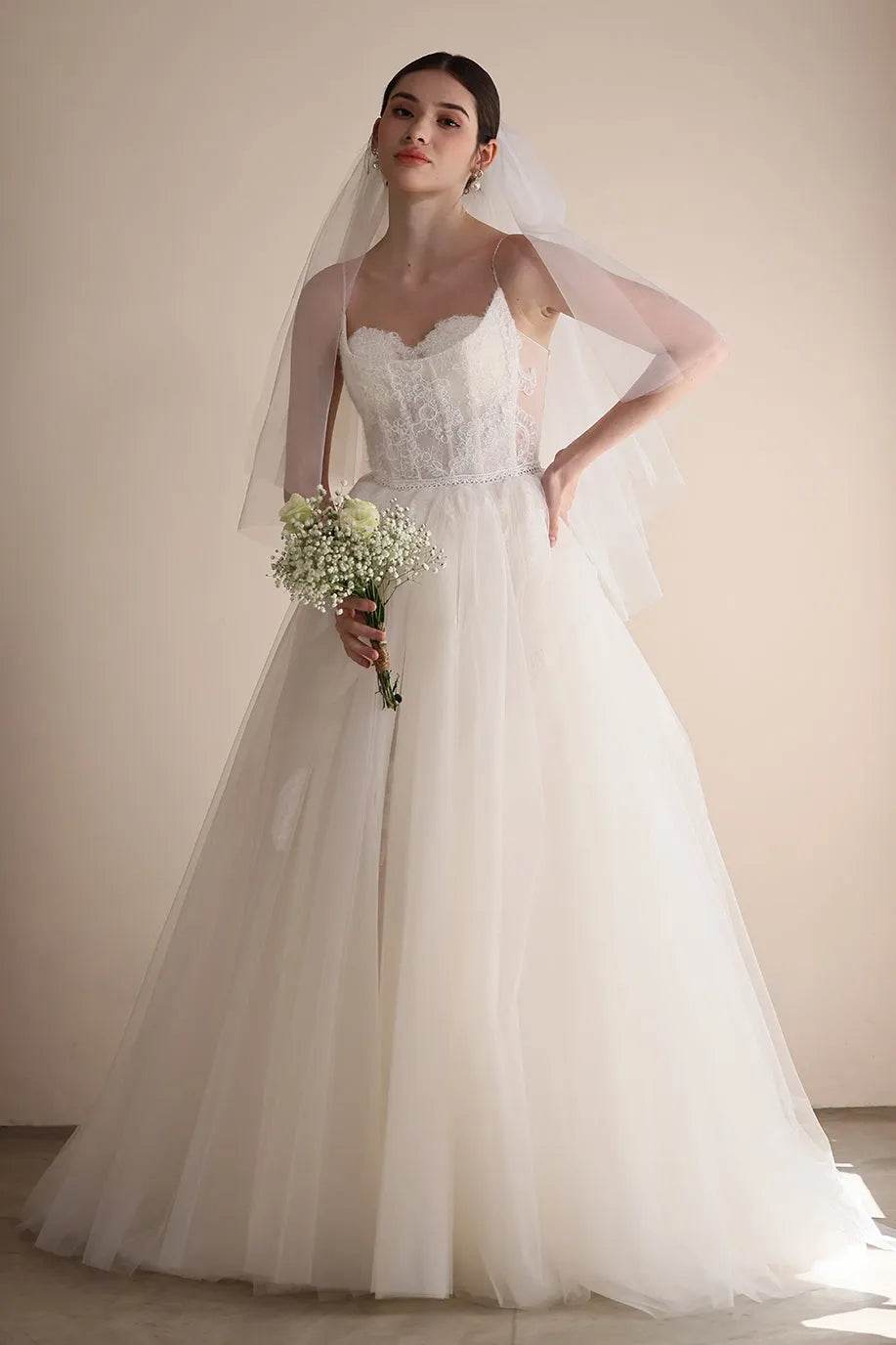 A-Line Sweep-Brush Train Lace Tulle Wedding Dress CW3553 - COCOMELODY
