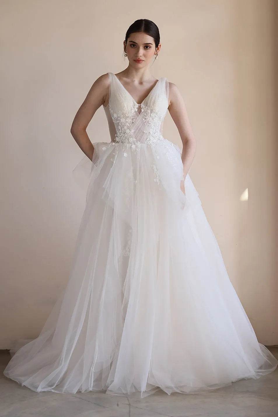 A-Line Sweep-Brush Train Lace Tulle Wedding Dress CW3555 - COCOMELODY