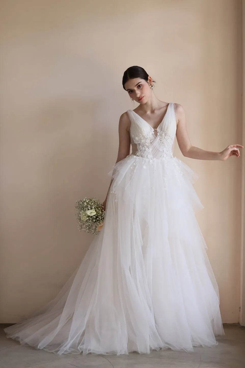 A-Line Sweep-Brush Train Lace Tulle Wedding Dress CW3555 - COCOMELODY