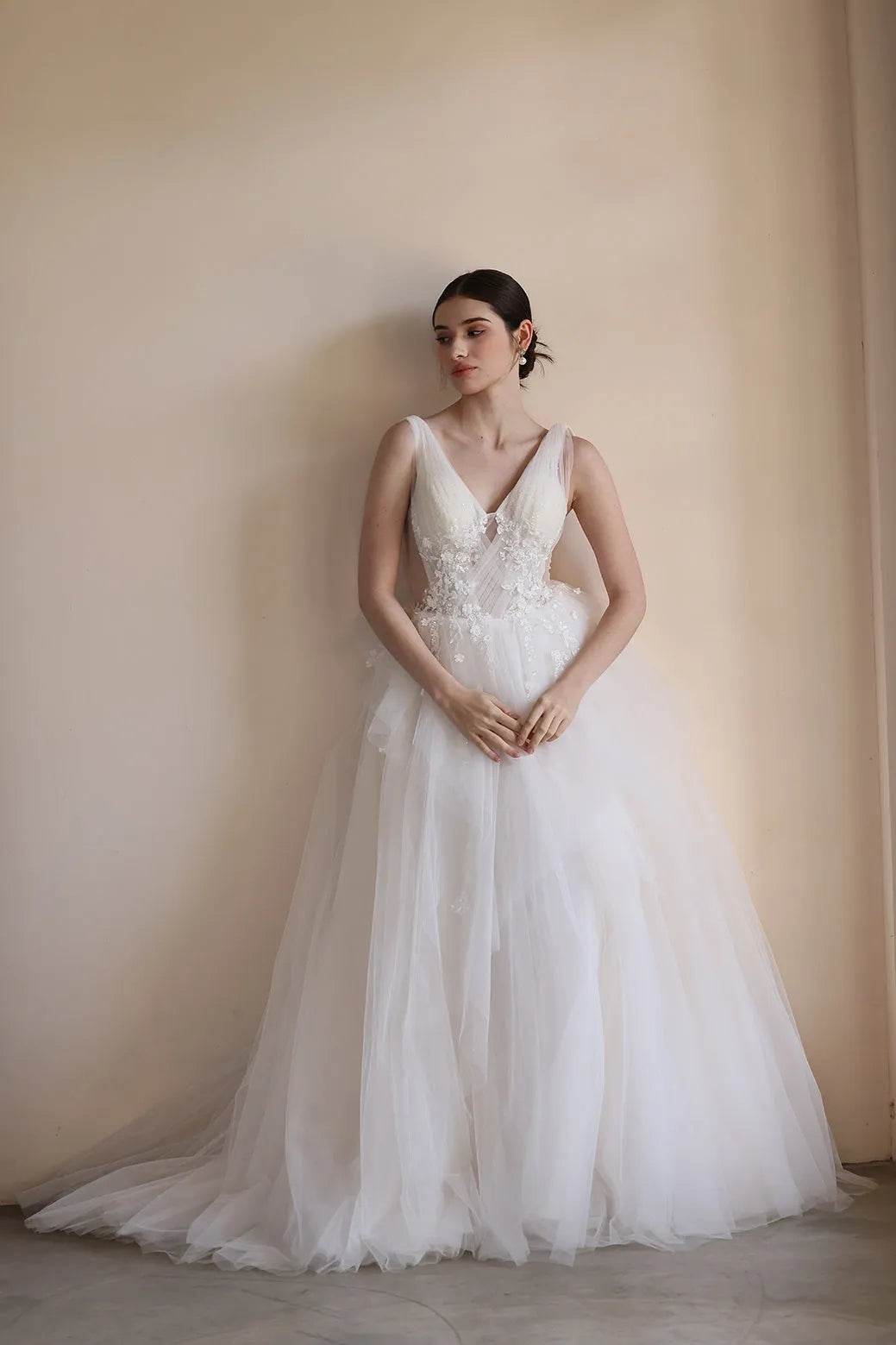 A-Line Sweep-Brush Train Lace Tulle Wedding Dress CW3555 - COCOMELODY