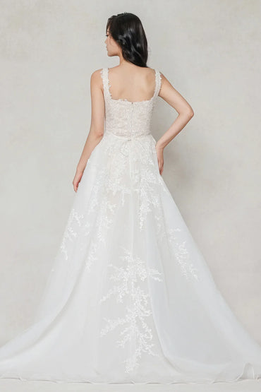 A-Line Sweep-Brush Train Tulle Wedding Dress CW3589 - COCOMELODY
