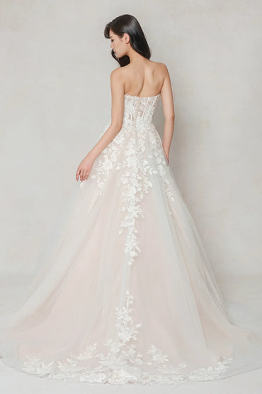 A-Line Sweep-Brush Train Tulle Wedding Dress CW3628 - COCOMELODY