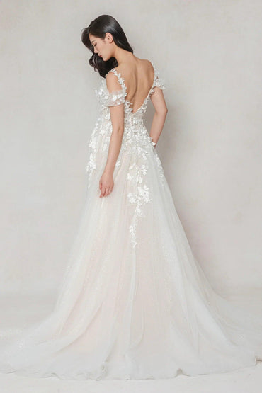 A-Line Sweep-Brush Train Tulle Wedding Dress CW3630 - COCOMELODY