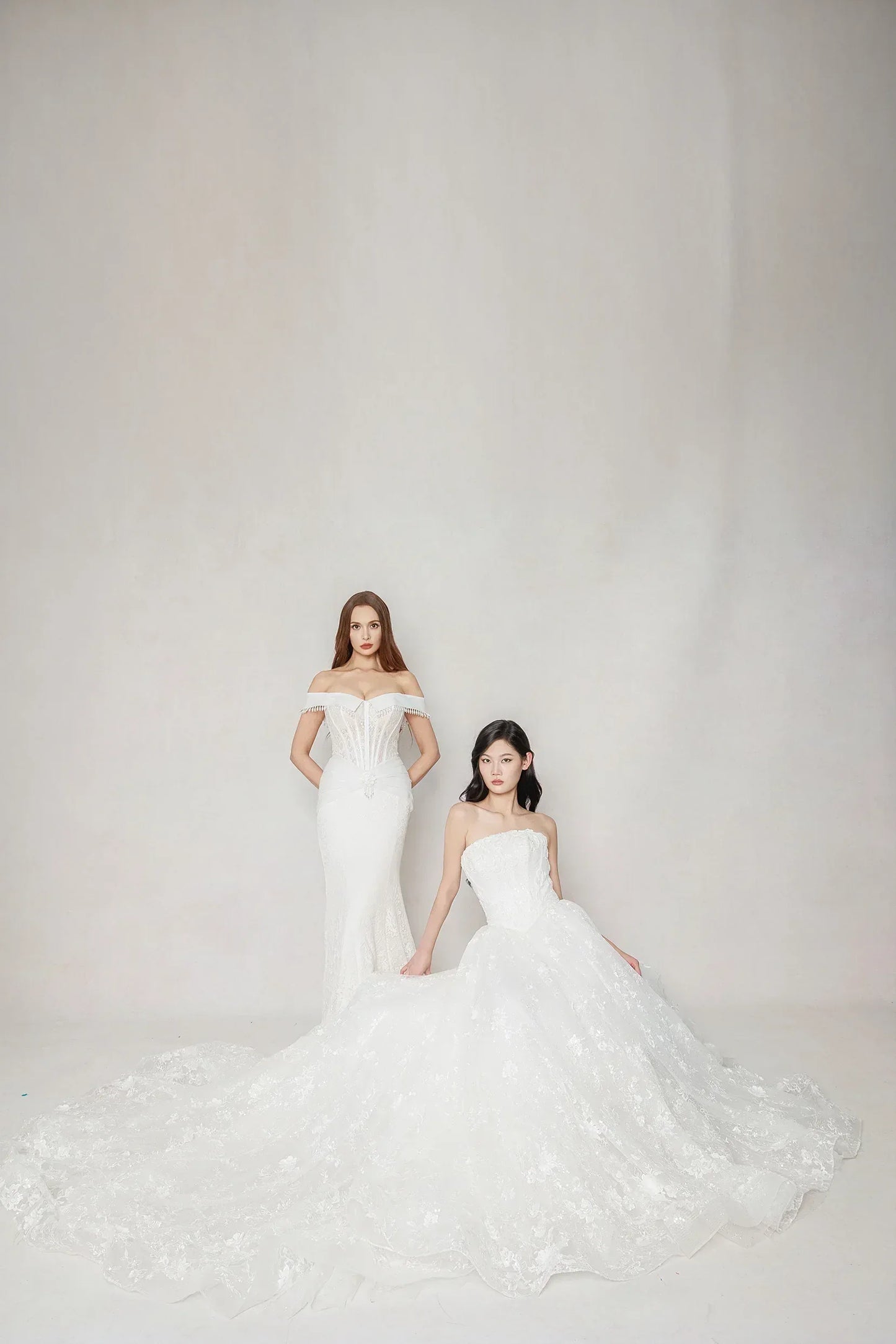 Trumpet-Mermaid Court Train Lace Wedding Dress CW3637 - COCOMELODY