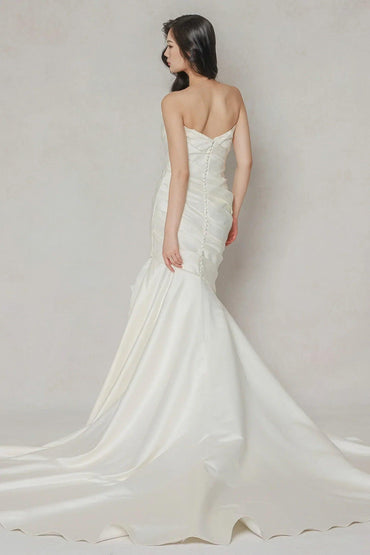 Trumpet-Mermaid Court Train Satin Wedding Dress CW3651 - COCOMELODY