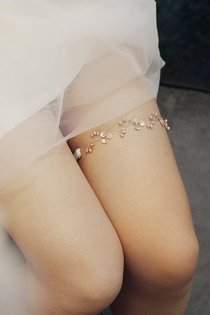 Pearls Wedding Garter with Flower CZ0314