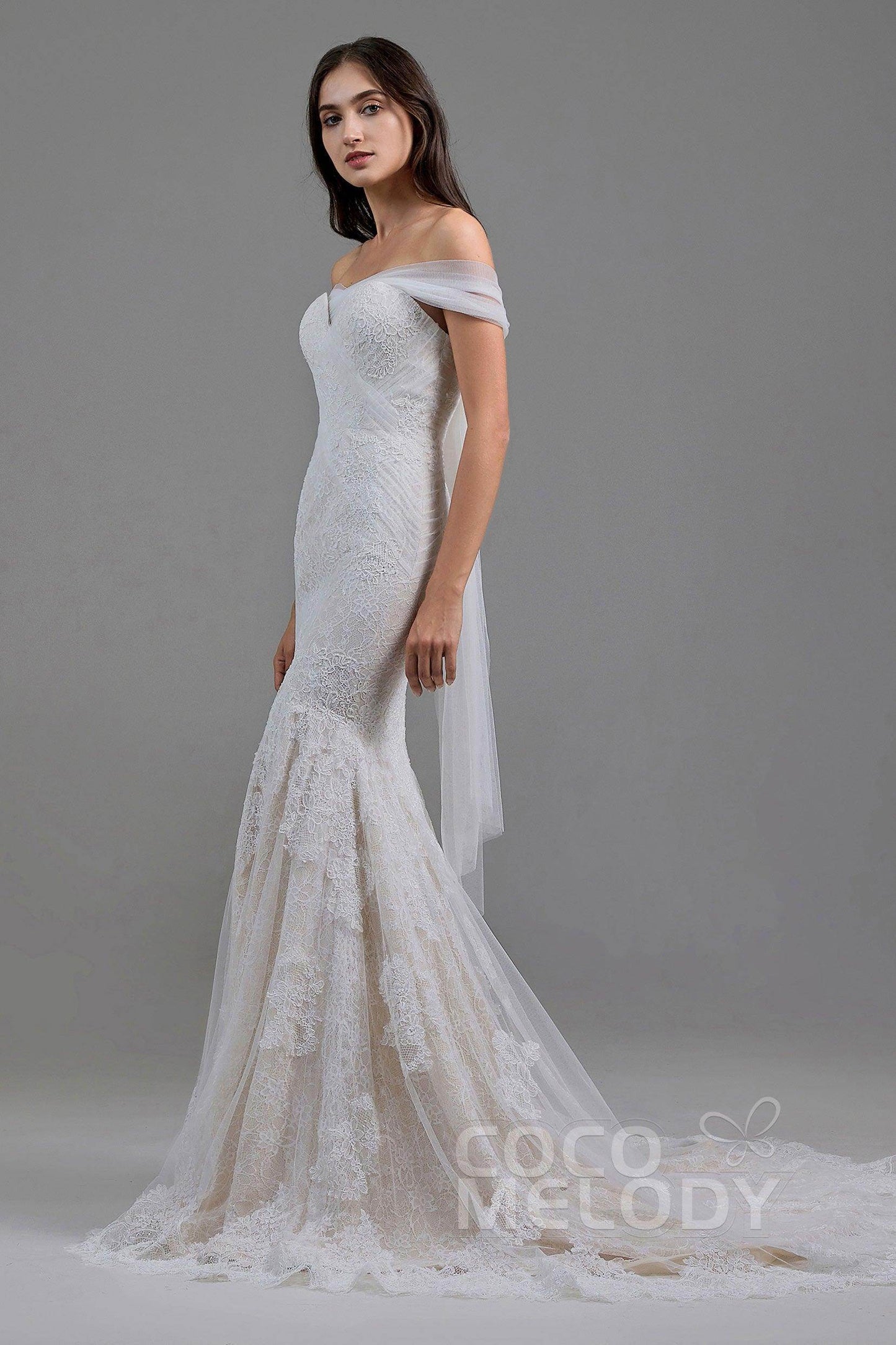 Trumpet-Mermaid Court Train Lace Wedding Dress LD5778 - COCOMELODY